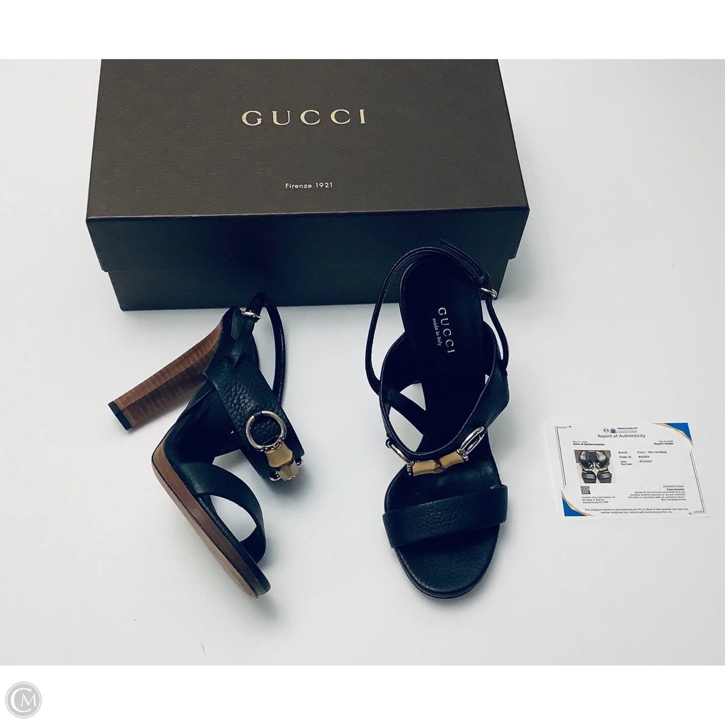 Shoes Luxury Designer By Gucci In Black, Size: 6.5