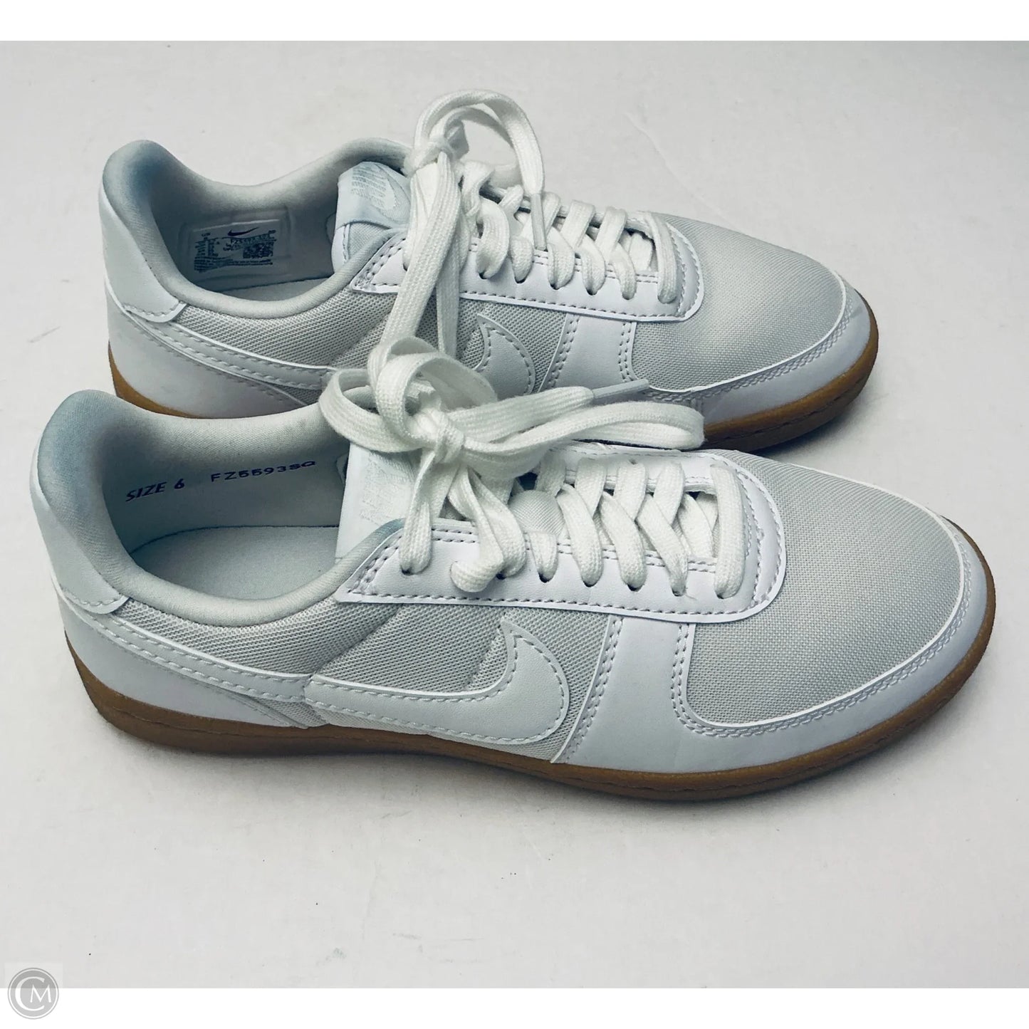 Shoes Sneakers By Nike In White, Size: 6