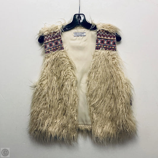 Vest Faux Fur & Sherpa By Clothes Mentor In Cream, Size: M