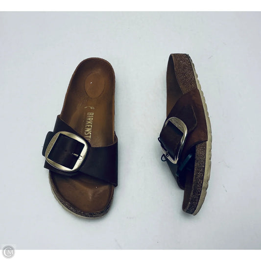 Sandals Flats By Birkenstock In Brown, Size: 6