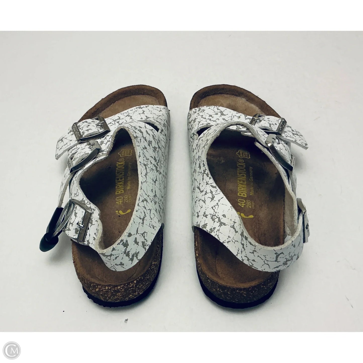 Sandals Flats By Birkenstock In White, Size: 9