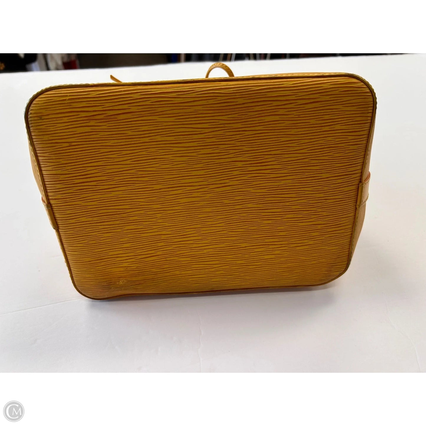 Handbag Luxury Designer By Louis Vuitton, Size: Medium