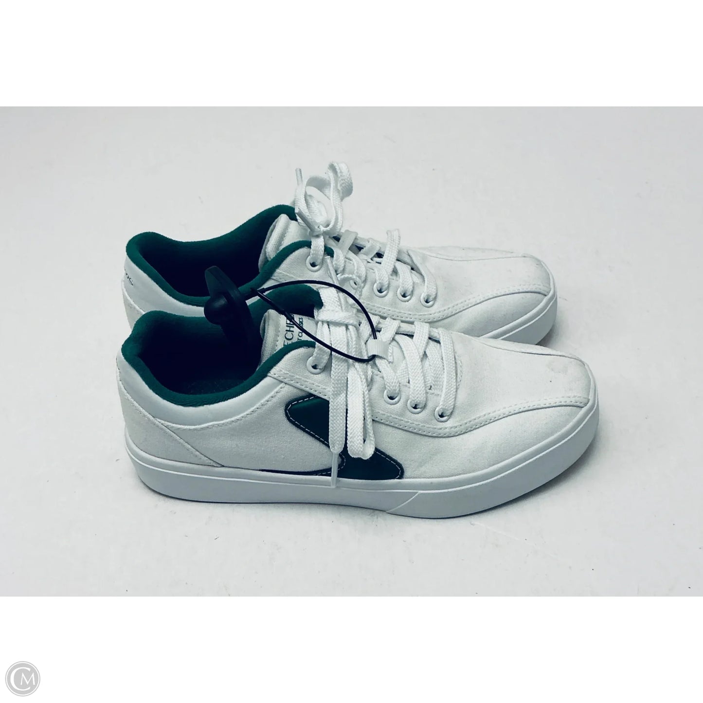 Shoes Sneakers By Skechers In White, Size: 7.5