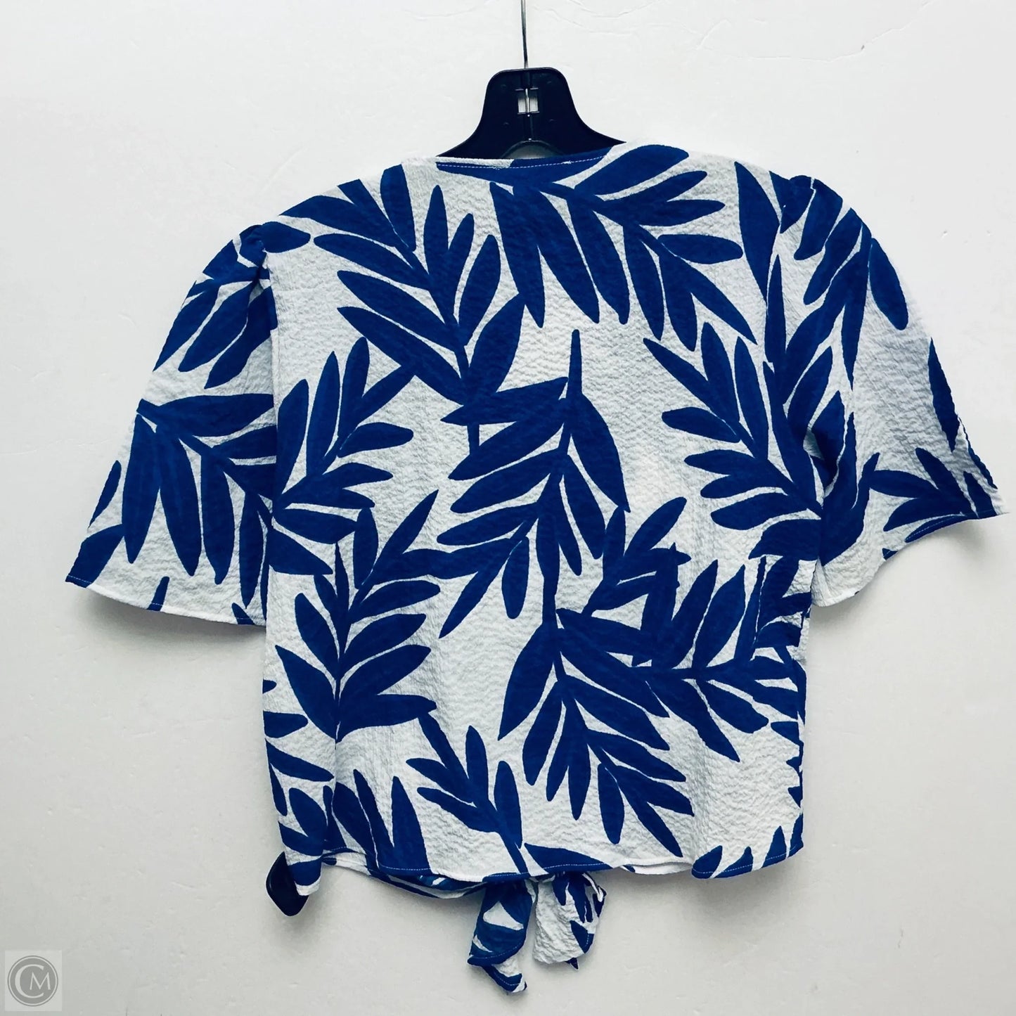 Top Short Sleeve By Clothes Mentor In Blue & White, Size: M