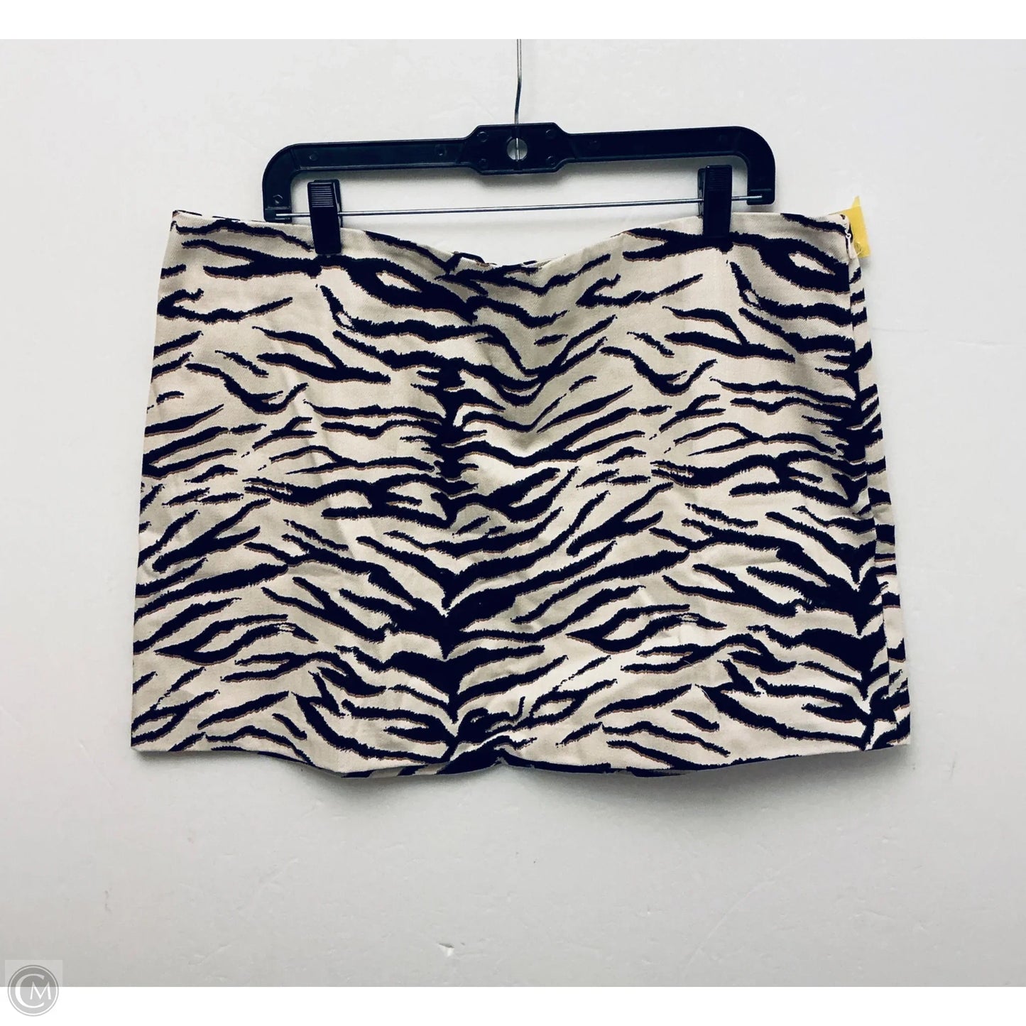 Skirt Mini & Short By H&m In Animal Print, Size: 18