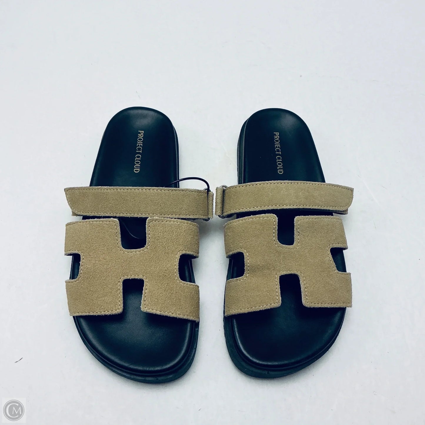 Sandals Flats By Clothes Mentor In Black & Tan, Size: 7.5