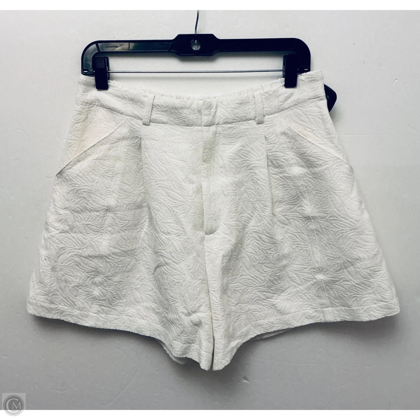 Shorts By Clothes Mentor In White, Size: 10