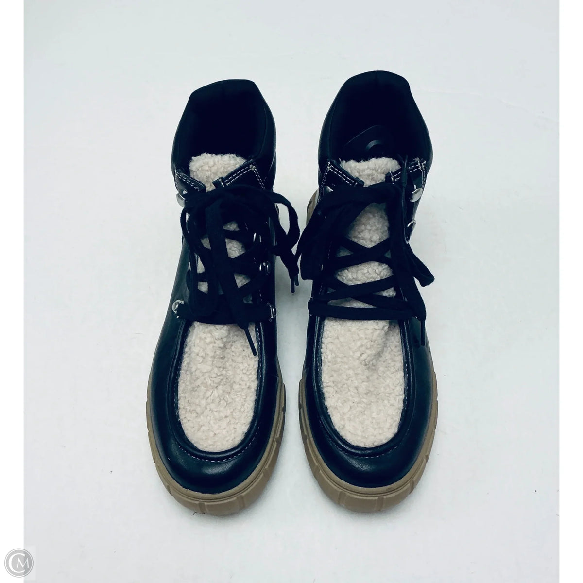 Boots Ankle Flats By Universal Thread In Black & Cream, Size: 8.5