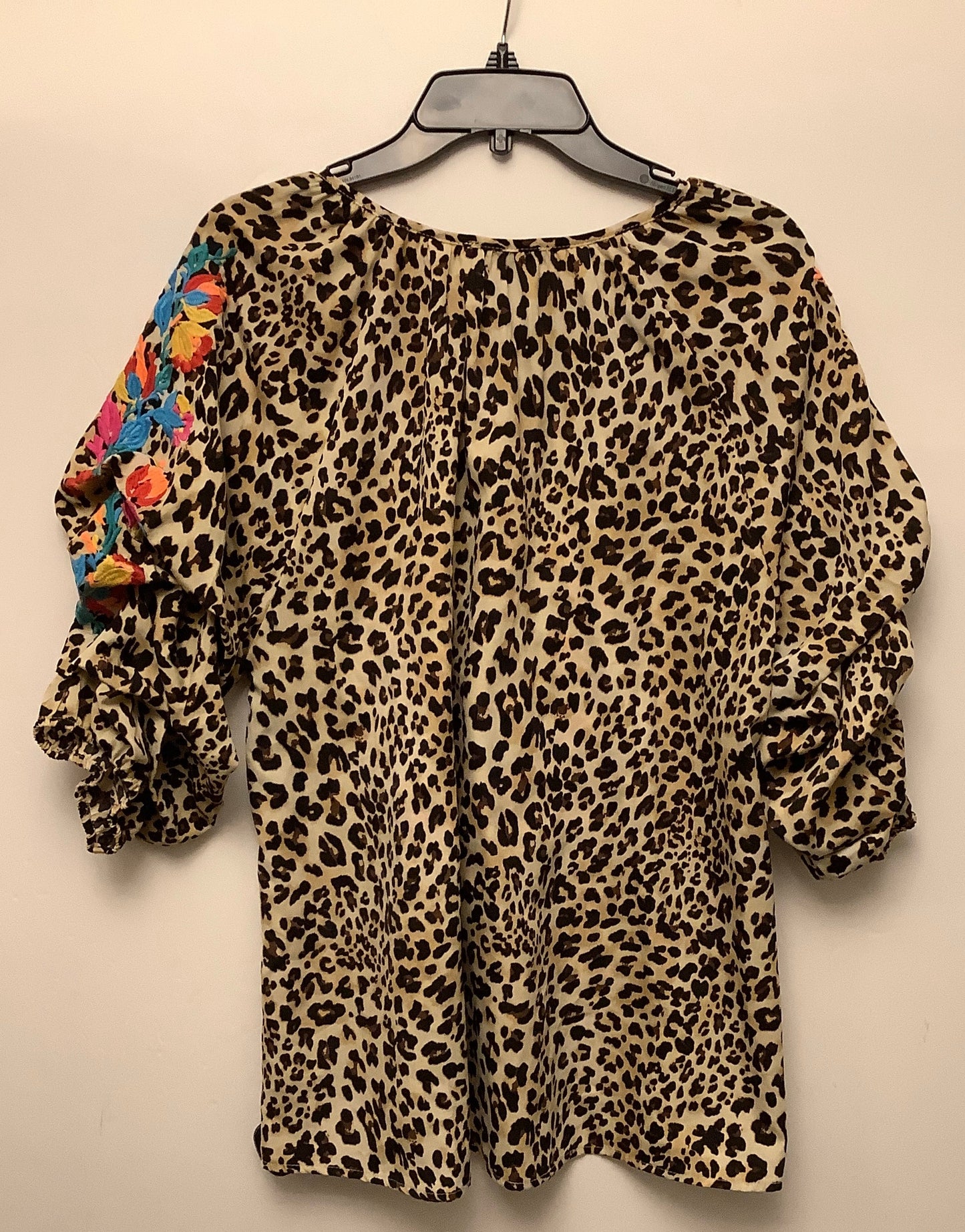 Top Short Sleeve By Clothes Mentor In Animal Print, Size: 1x