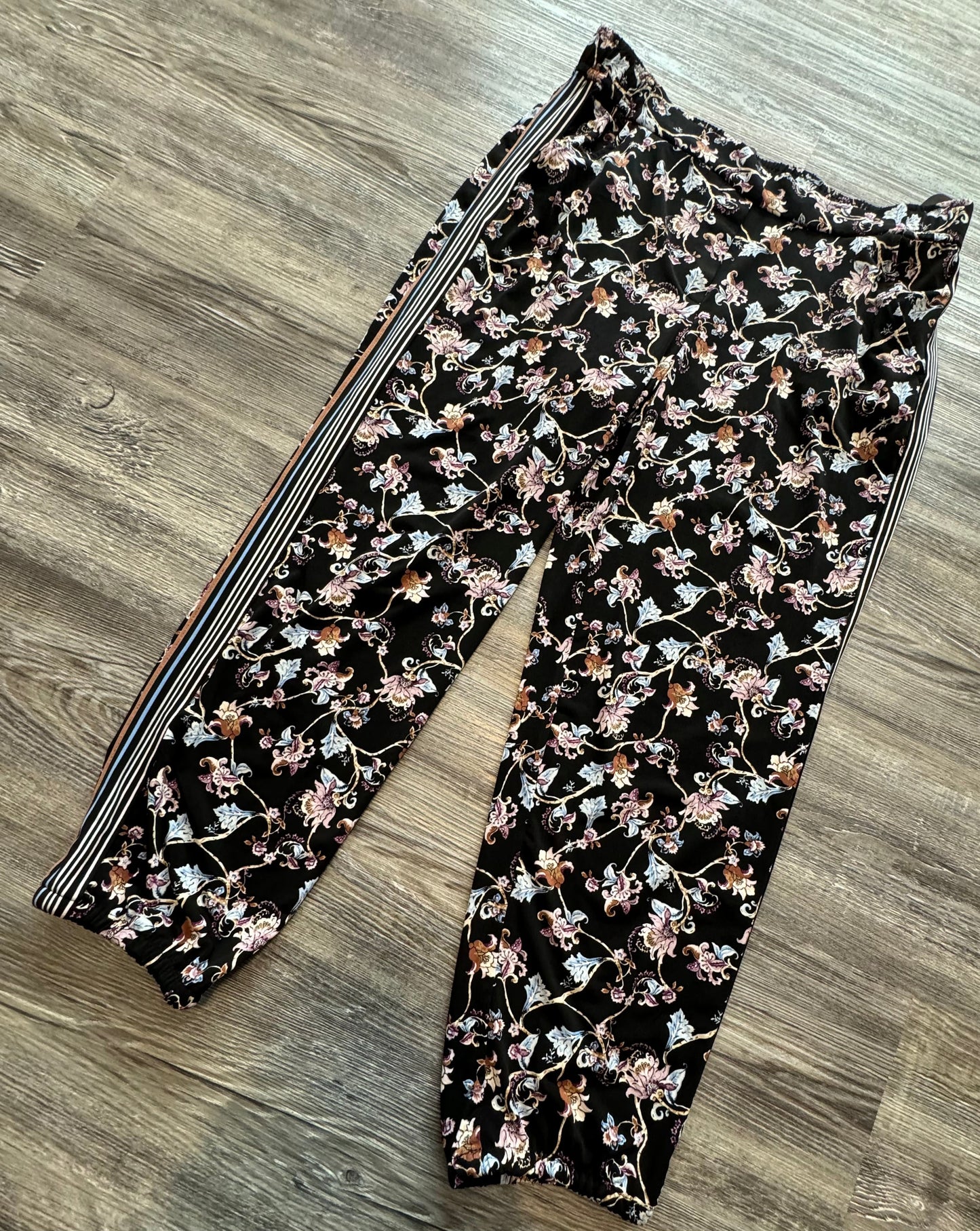 Pants Joggers By White House Black Market O  Size: S