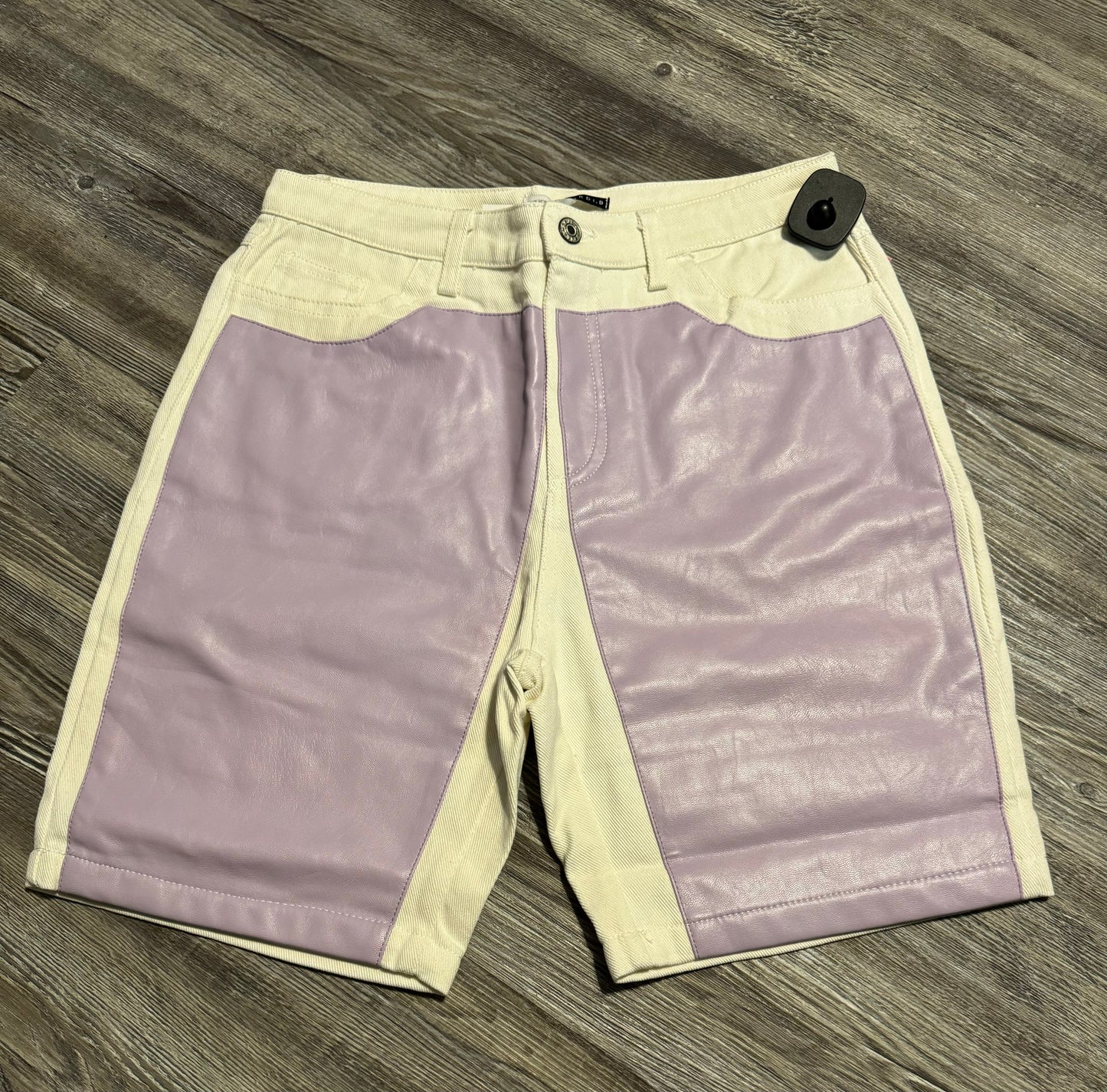 Shorts By Fashion Nova  Size: M