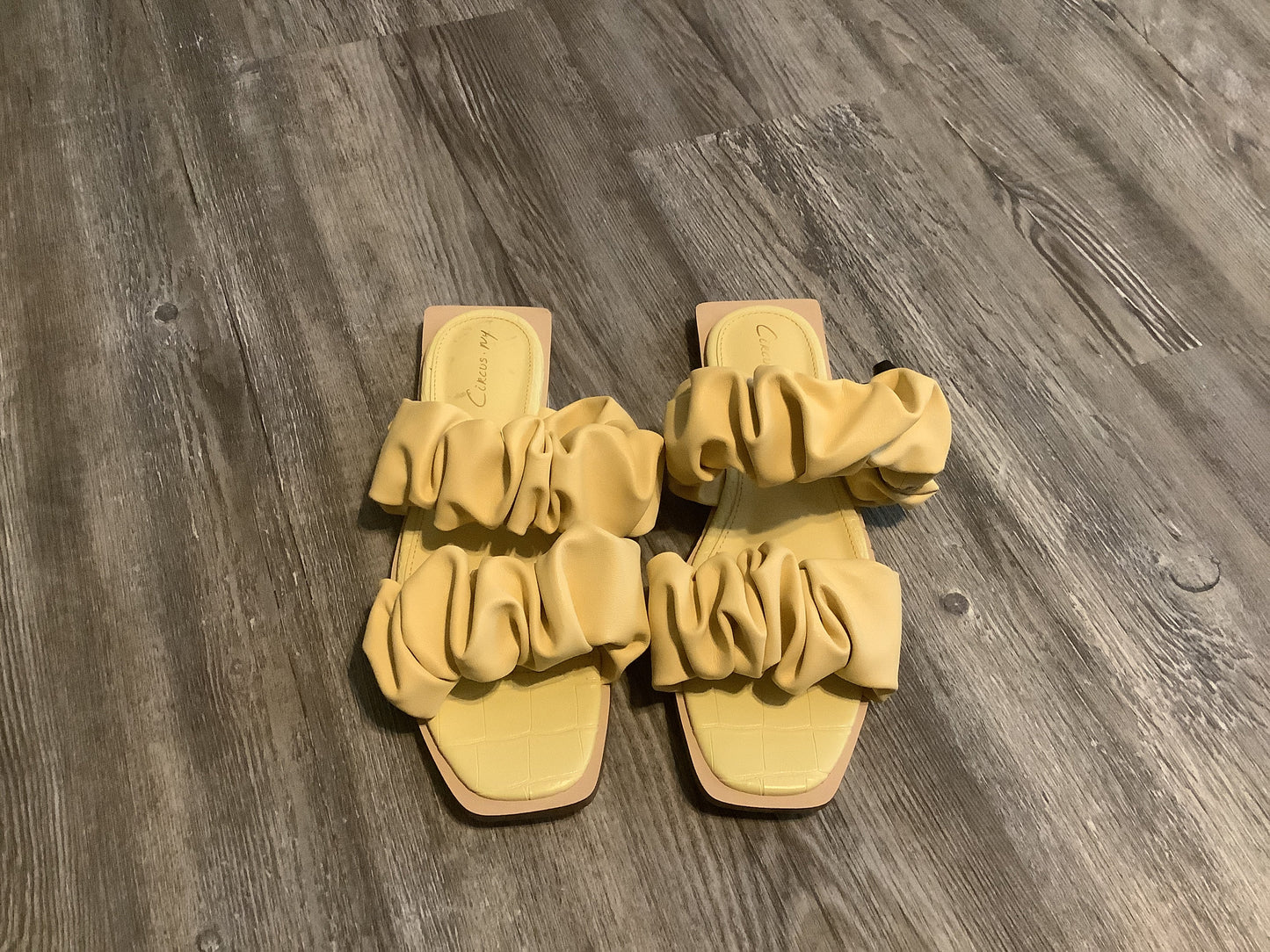 Yellow Sandals Flats Circus By Sam Edelman, Size 6.5