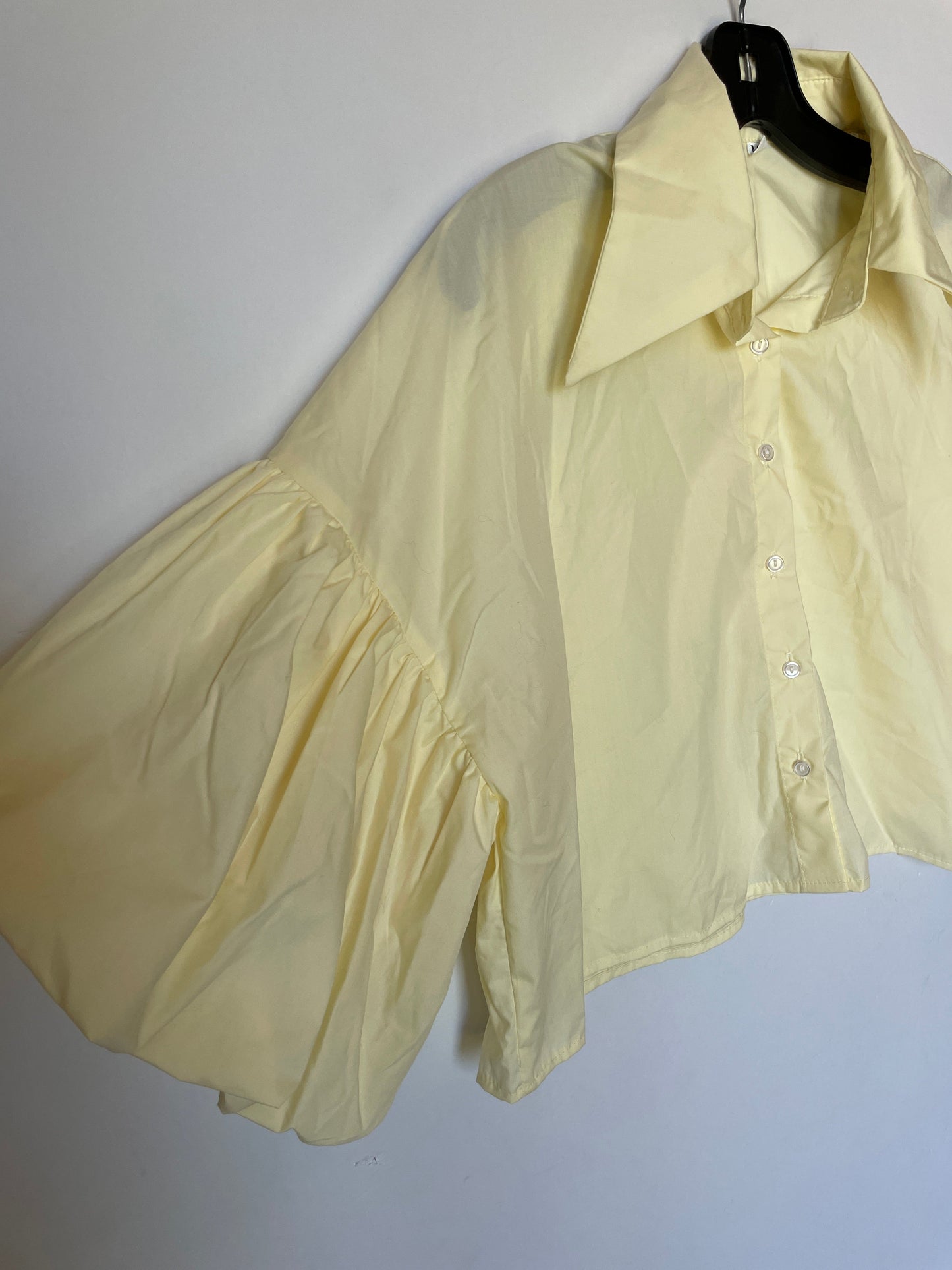 Yellow Top Short Sleeve Clothes Mentor, Size M