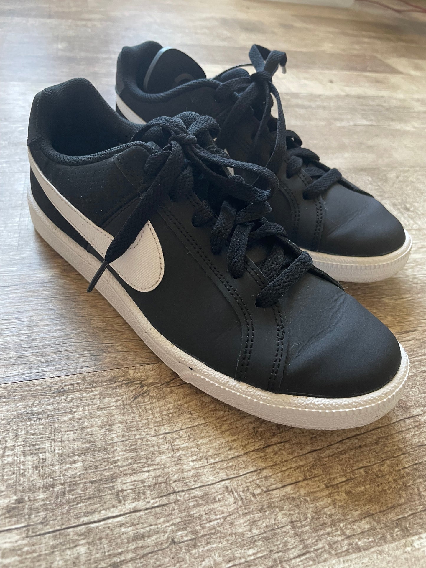 Shoes Athletic By Nike In Black, Size: 7