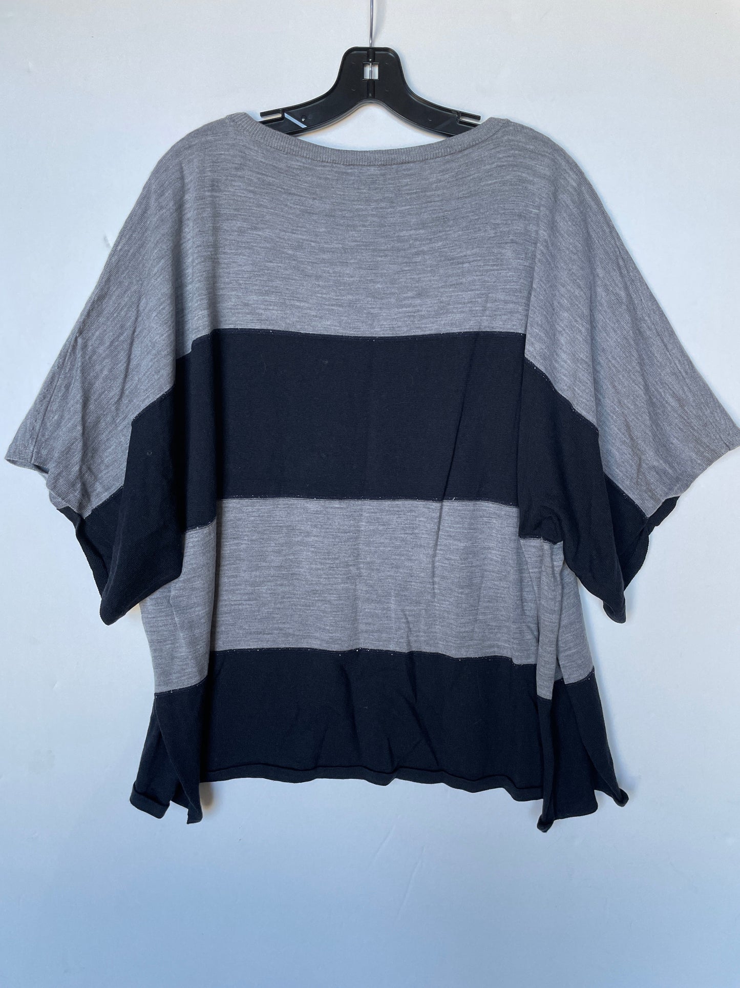 Top Short Sleeve By Lafayette 148 In Grey, Size: Xl