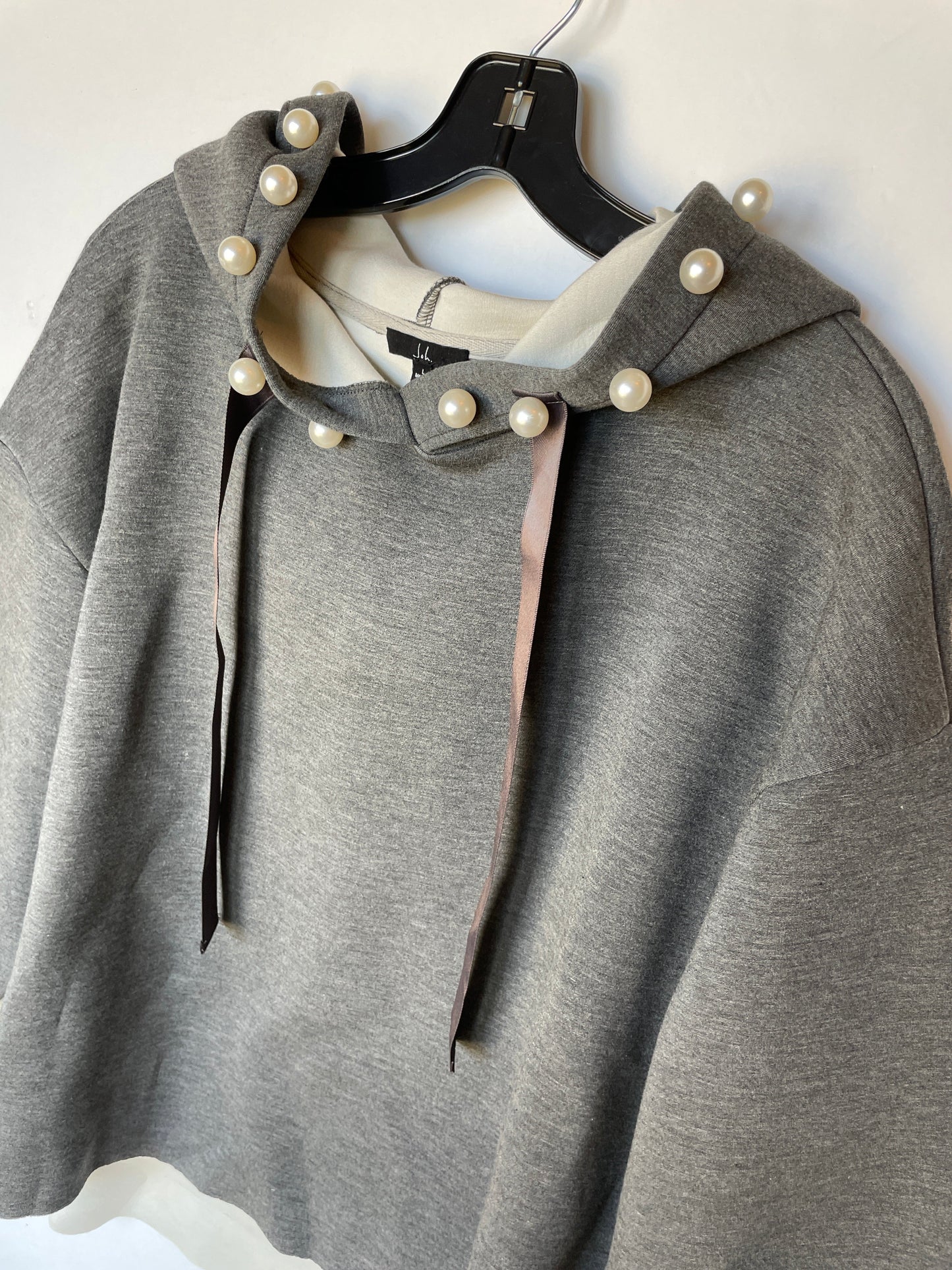 Sweatshirt Hoodie By Clothes Mentor In Grey, Size: L