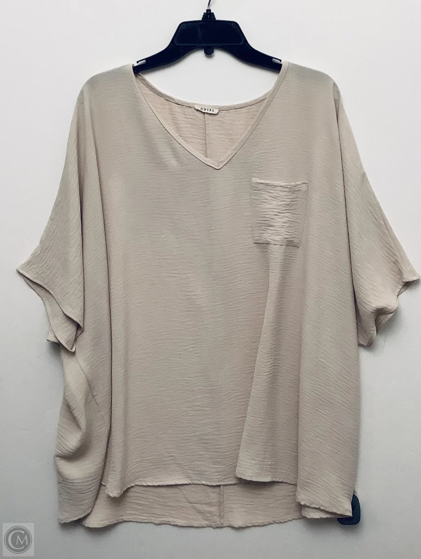 Top Short Sleeve By Jodifl In Tan, Size: Xxl