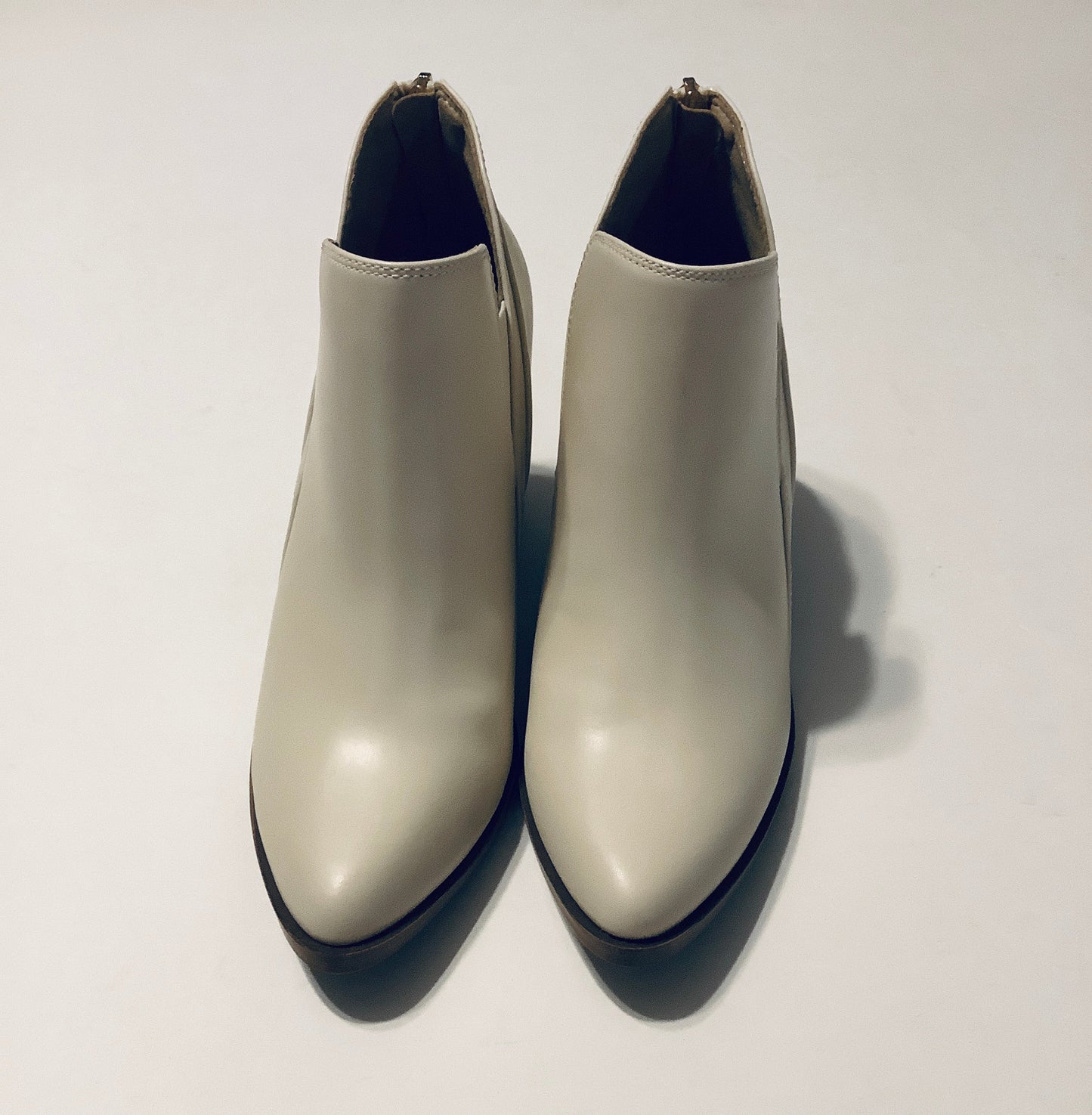 Boots Ankle Heels By Versona In Cream, Size: 7.5