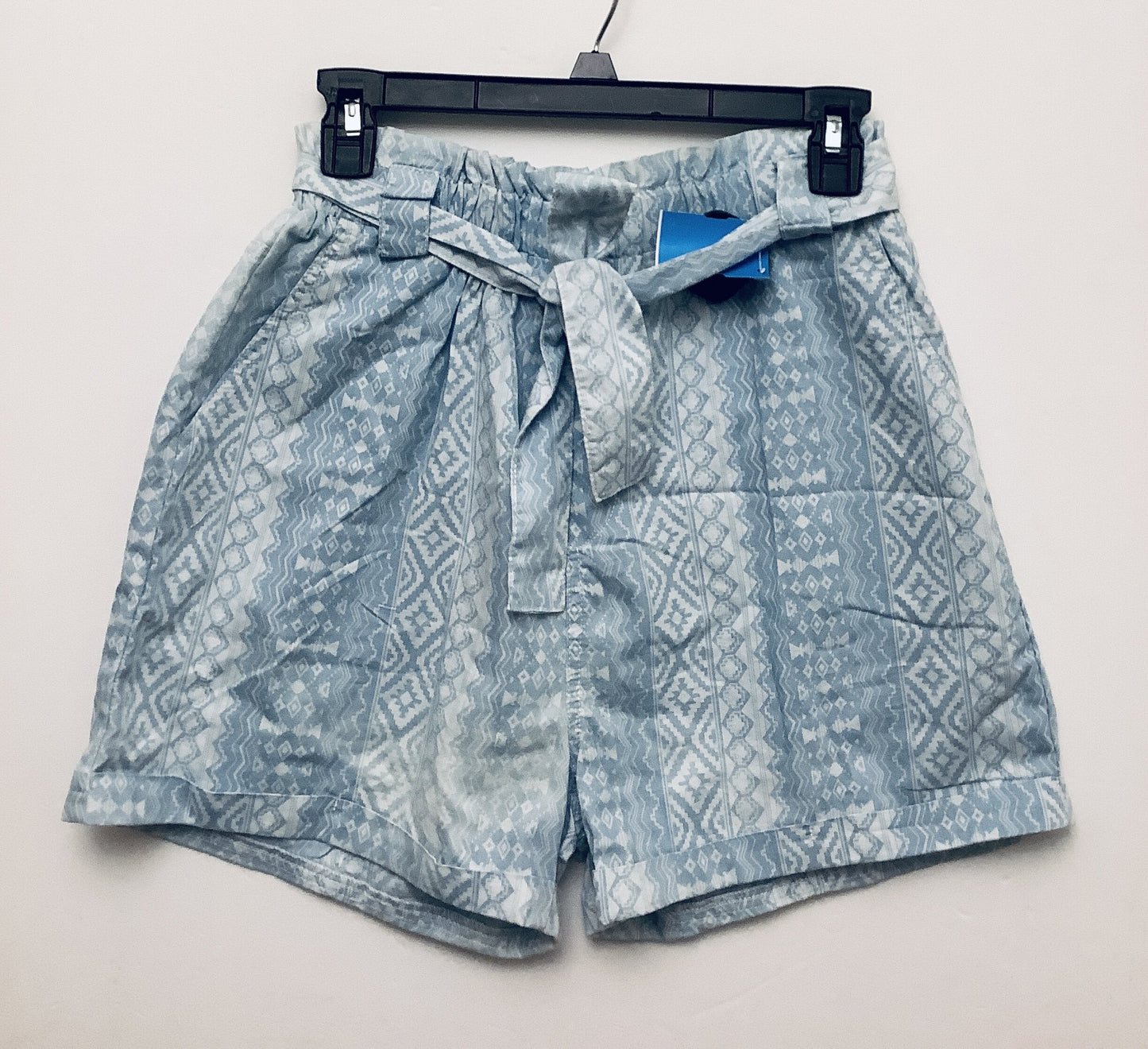 Shorts By Clothes Mentor  Size: M