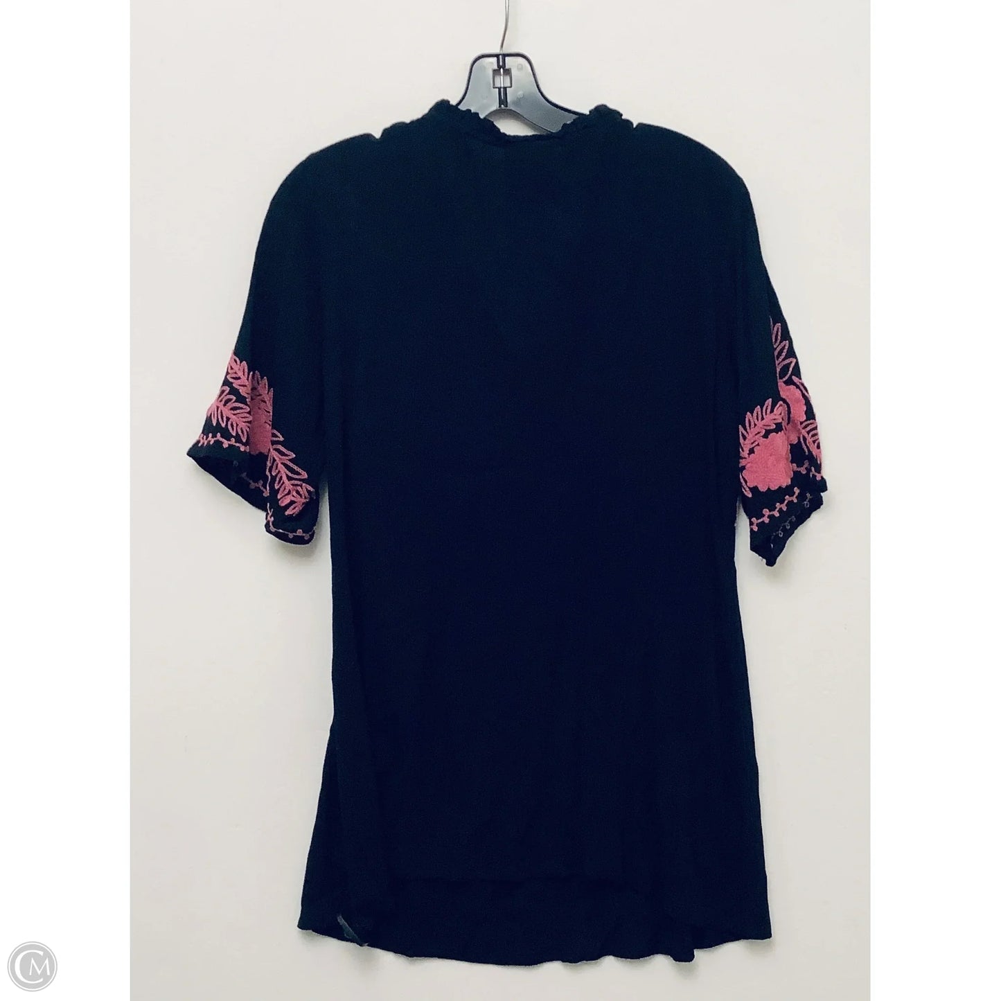 Top Short Sleeve By Clothes Mentor In Black, Size: S