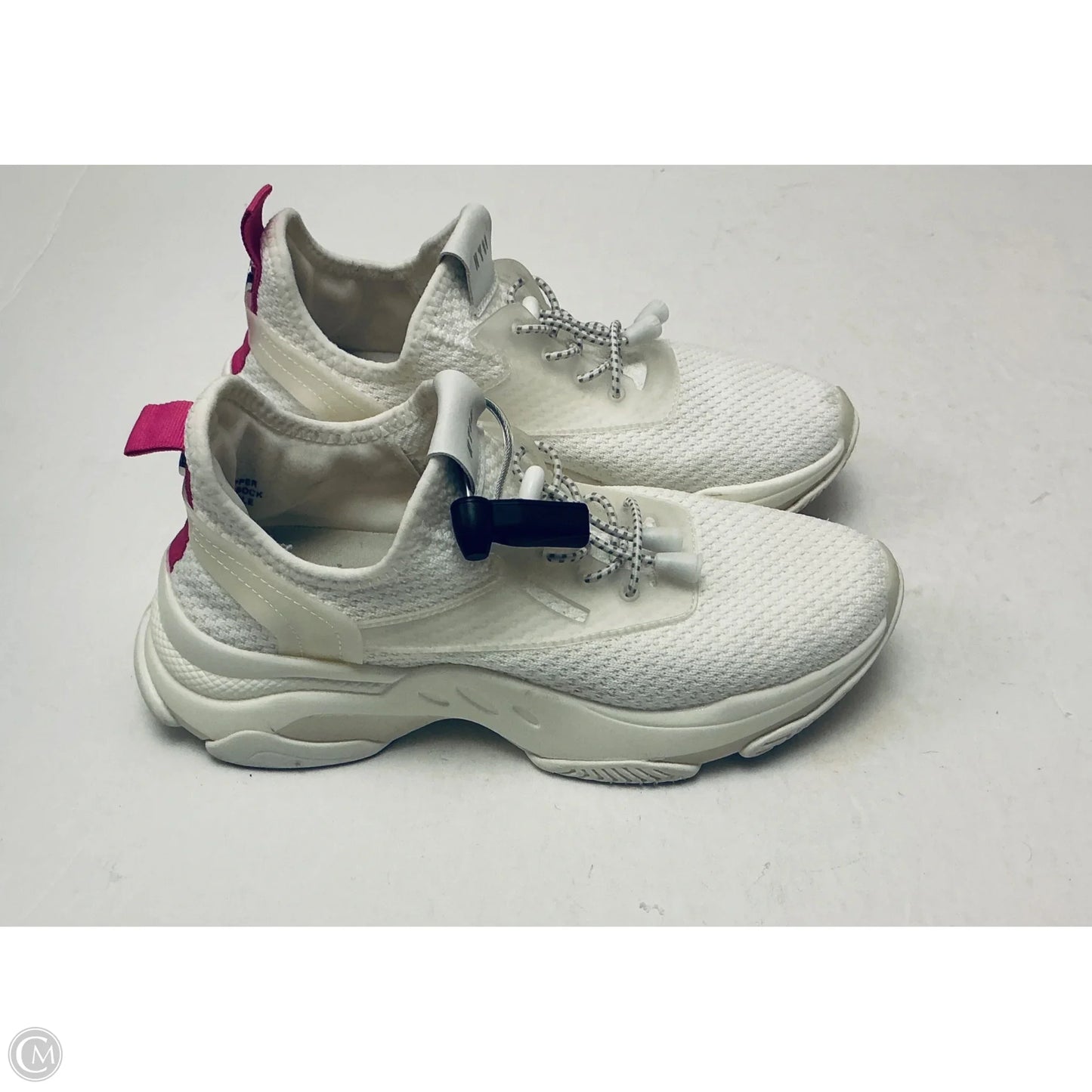 Shoes Sneakers By Steve Madden In White, Size: 7