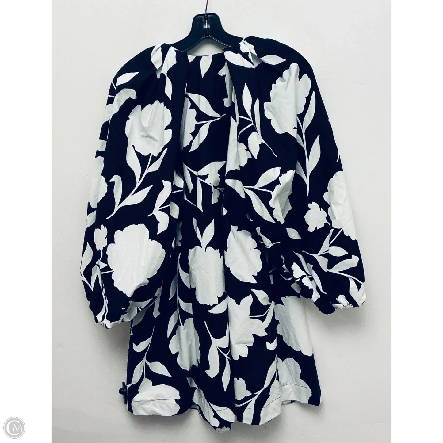 Dress Casual Short By Target-designer In Black & White, Size: M