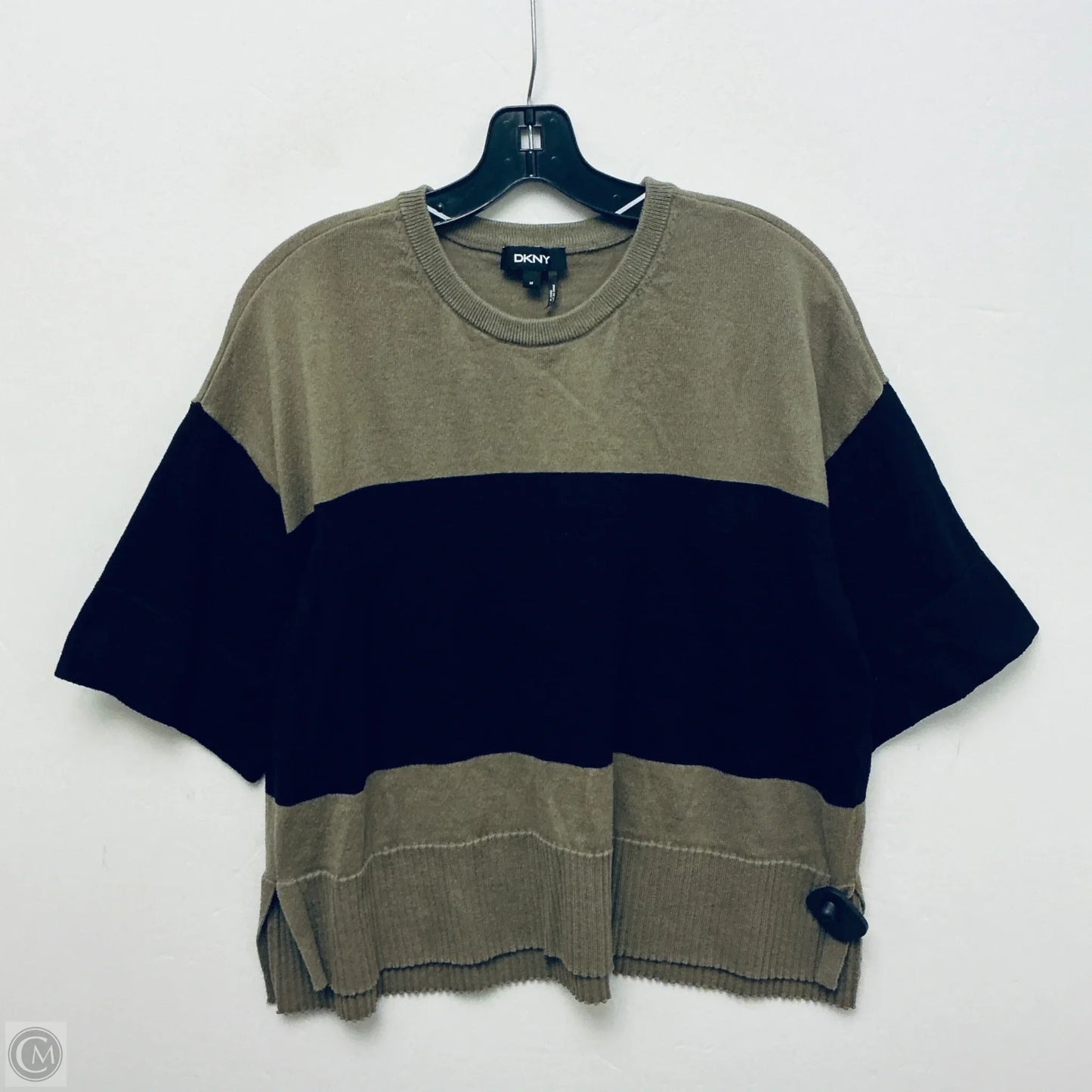 Top Short Sleeve By Dkny In Green, Size: M