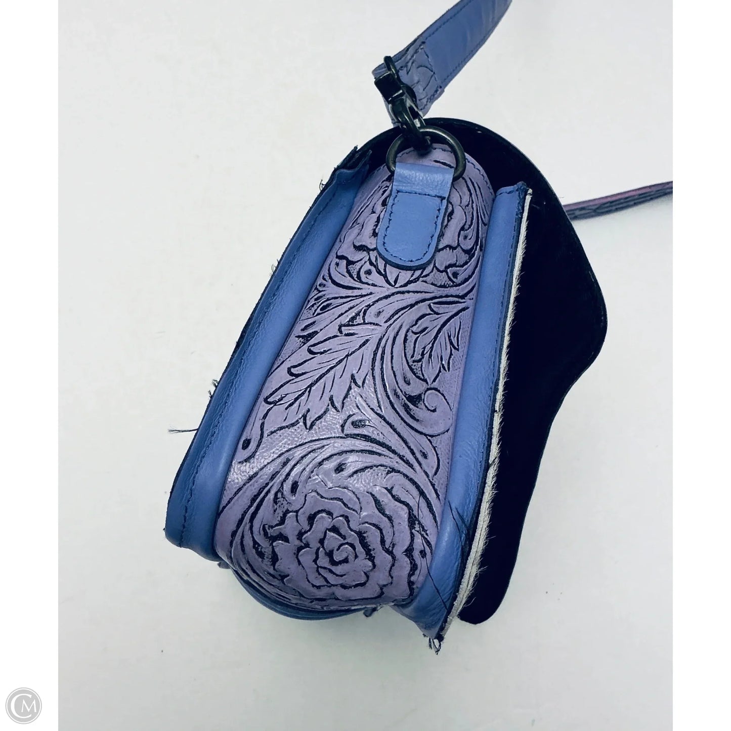 Crossbody By Clothes Mentor, Size: Medium