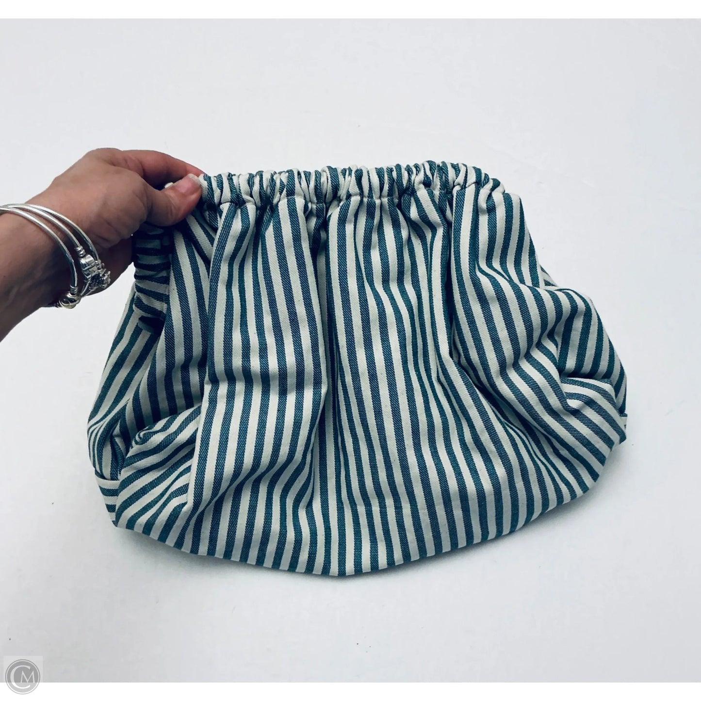 Clutch By Clothes Mentor, Size: Large