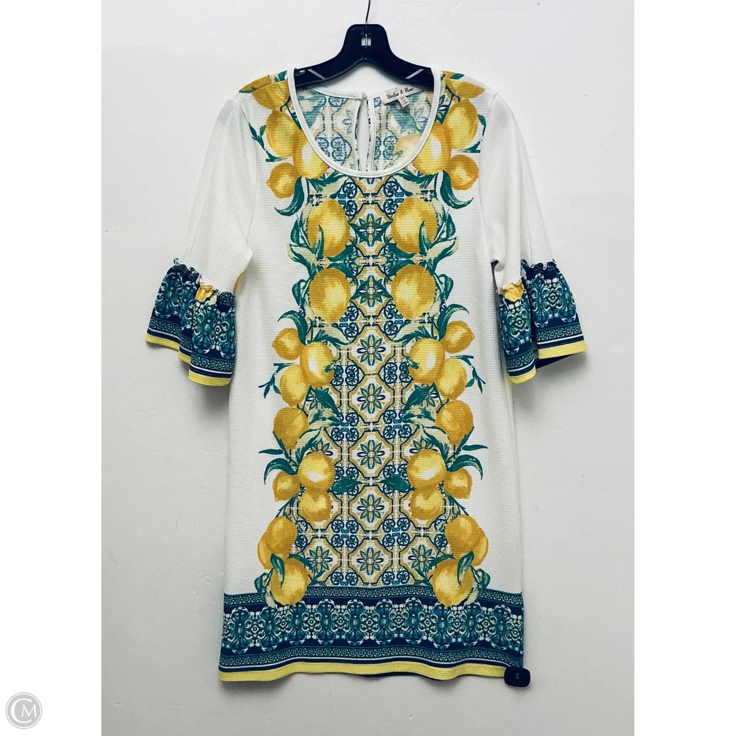 Dress Casual Short By Clothes Mentor In White, Size: M