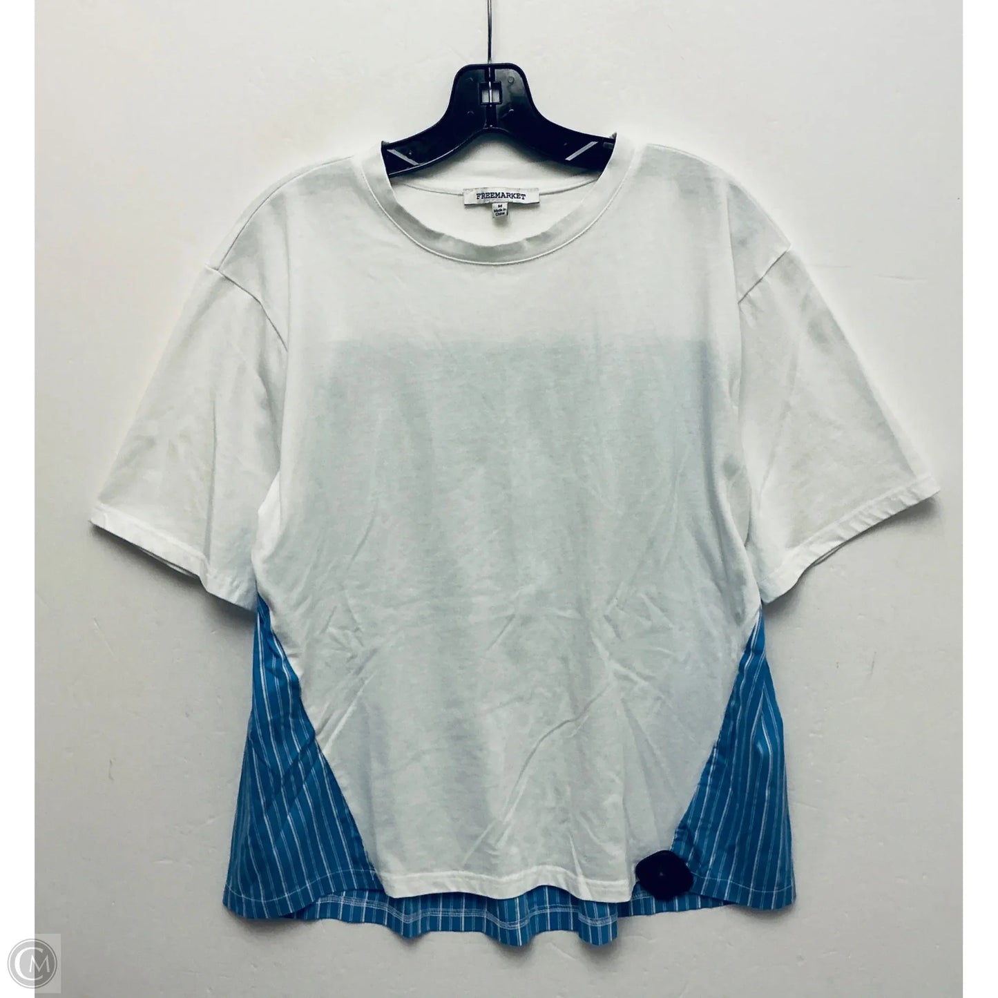 Top Short Sleeve By Clothes Mentor In White, Size: M