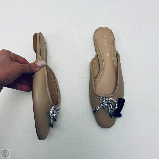 Shoes Flats By Copper Key In Tan, Size: 7
