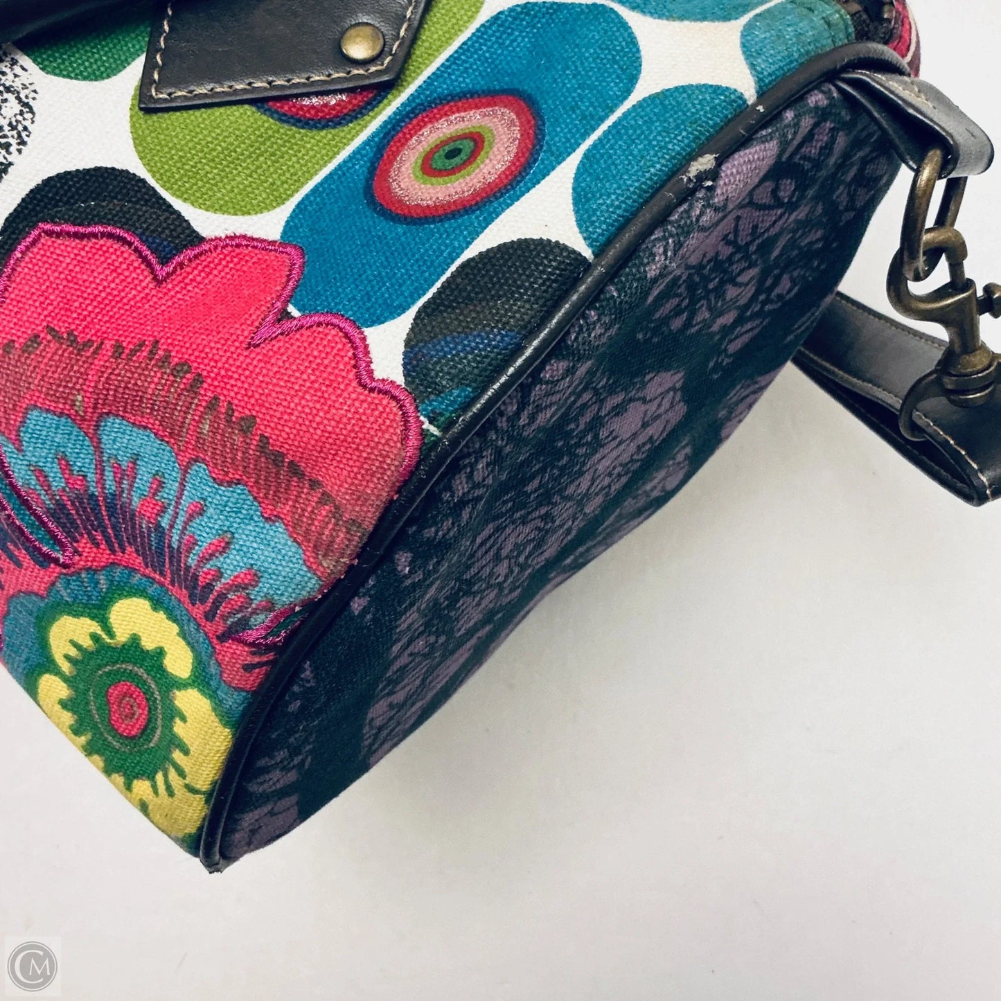 Crossbody By Clothes Mentor, Size: Medium