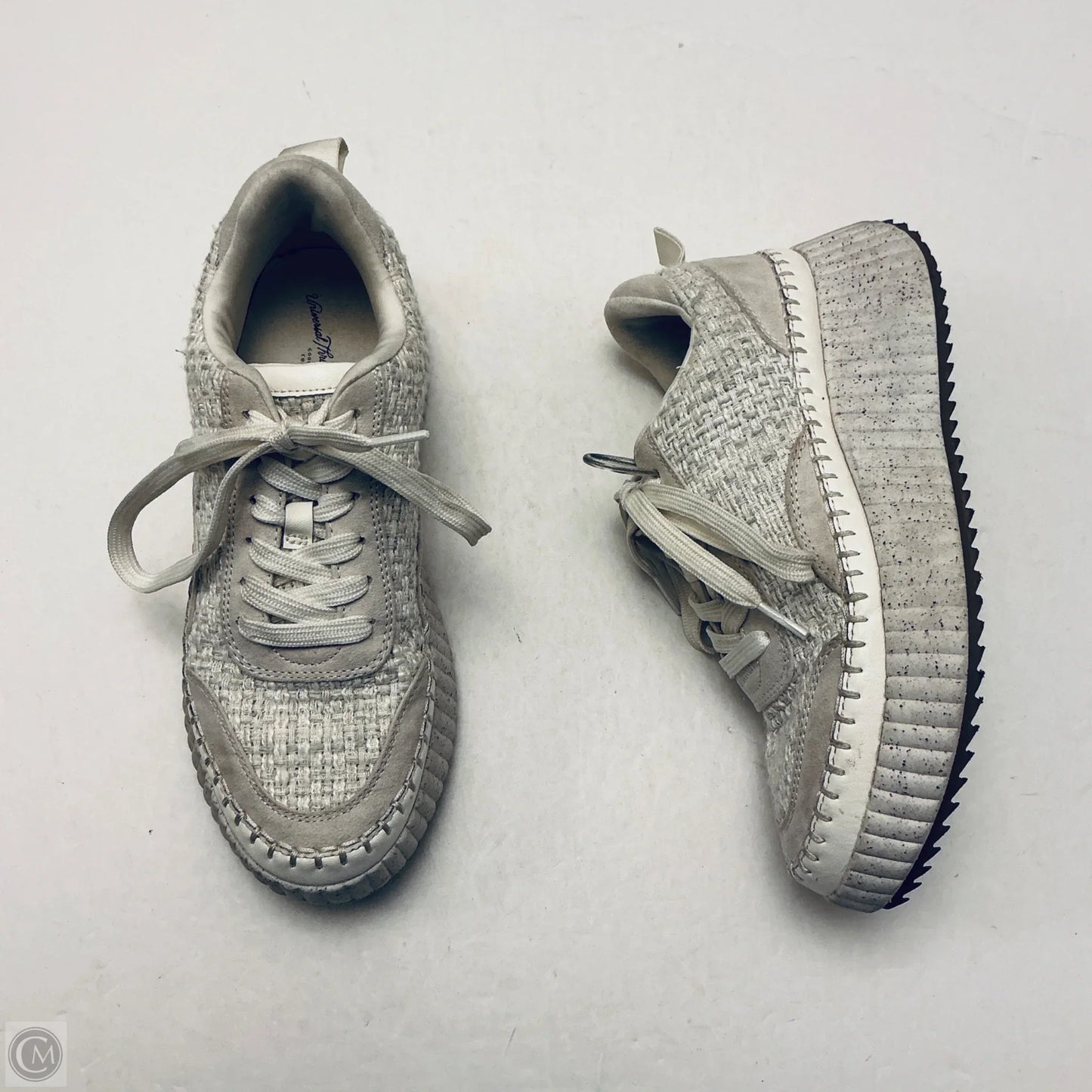 Shoes Sneakers By Universal Thread In White, Size: 7.5