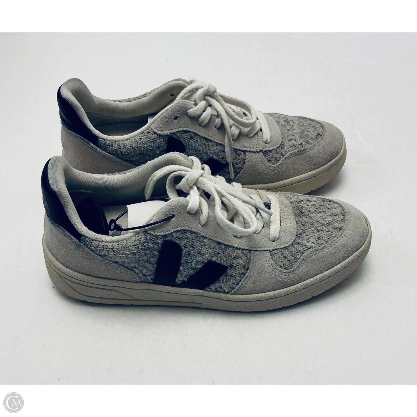Shoes Sneakers By Veja In Grey, Size: 8