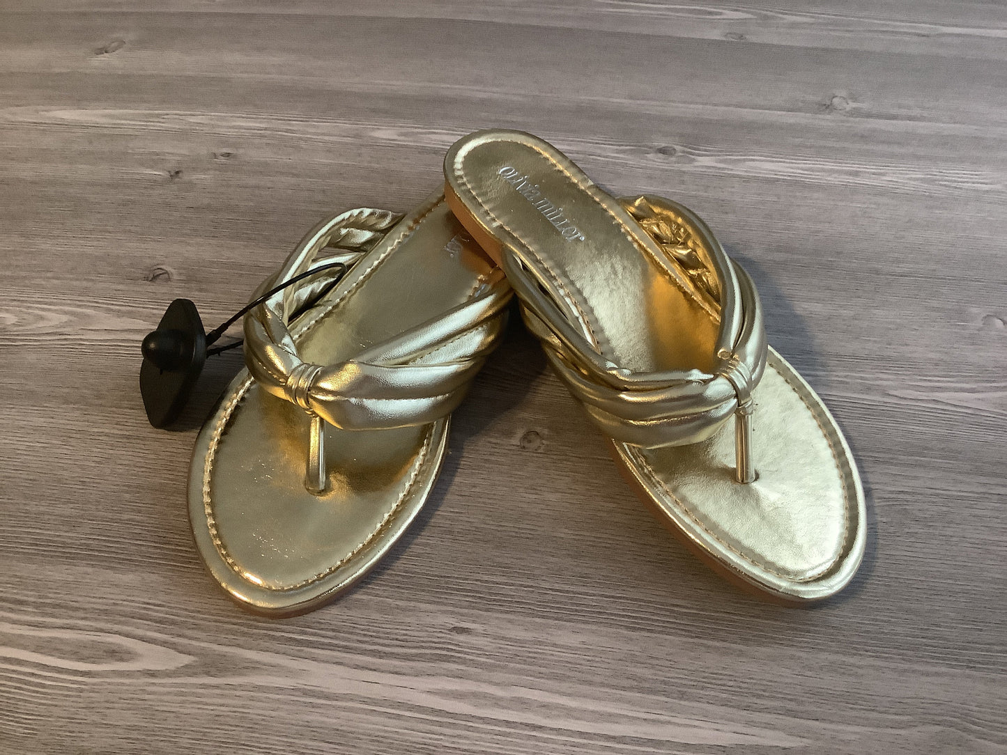 Gold Sandals Flats Olivia Miller, Size 8