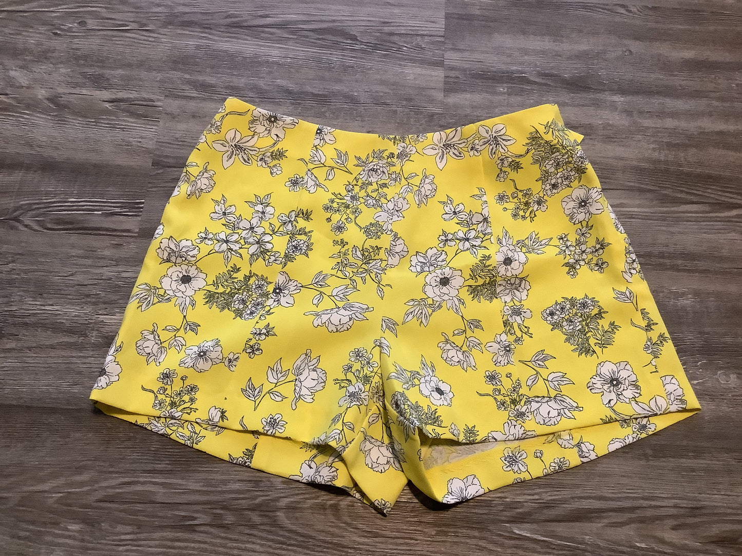 Yellow Shorts Giani Bernini, Size M