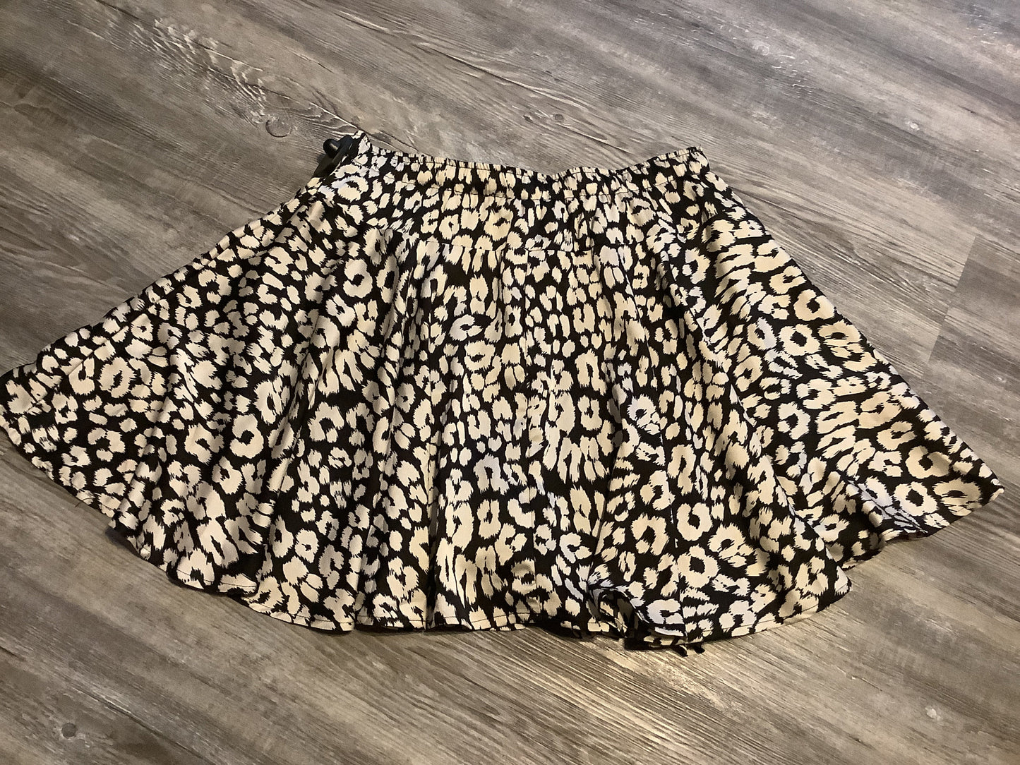 Animal Print Skort She + Sky, Size L