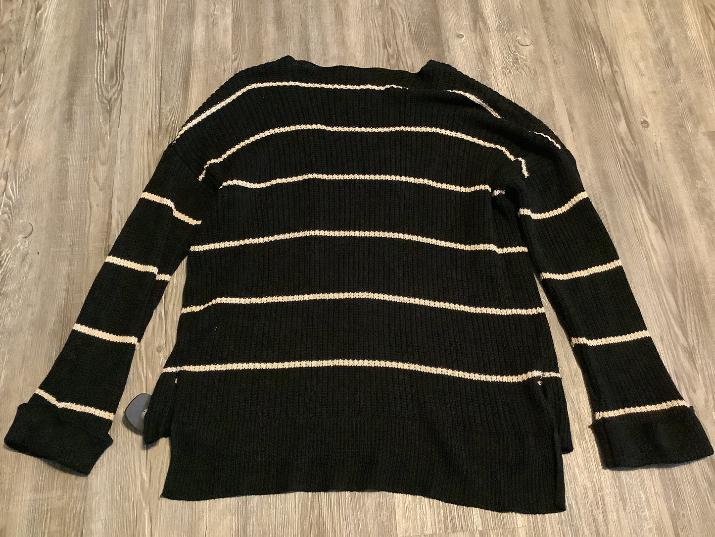 Top Long Sleeve By Ee Some In Striped Pattern, Size: M