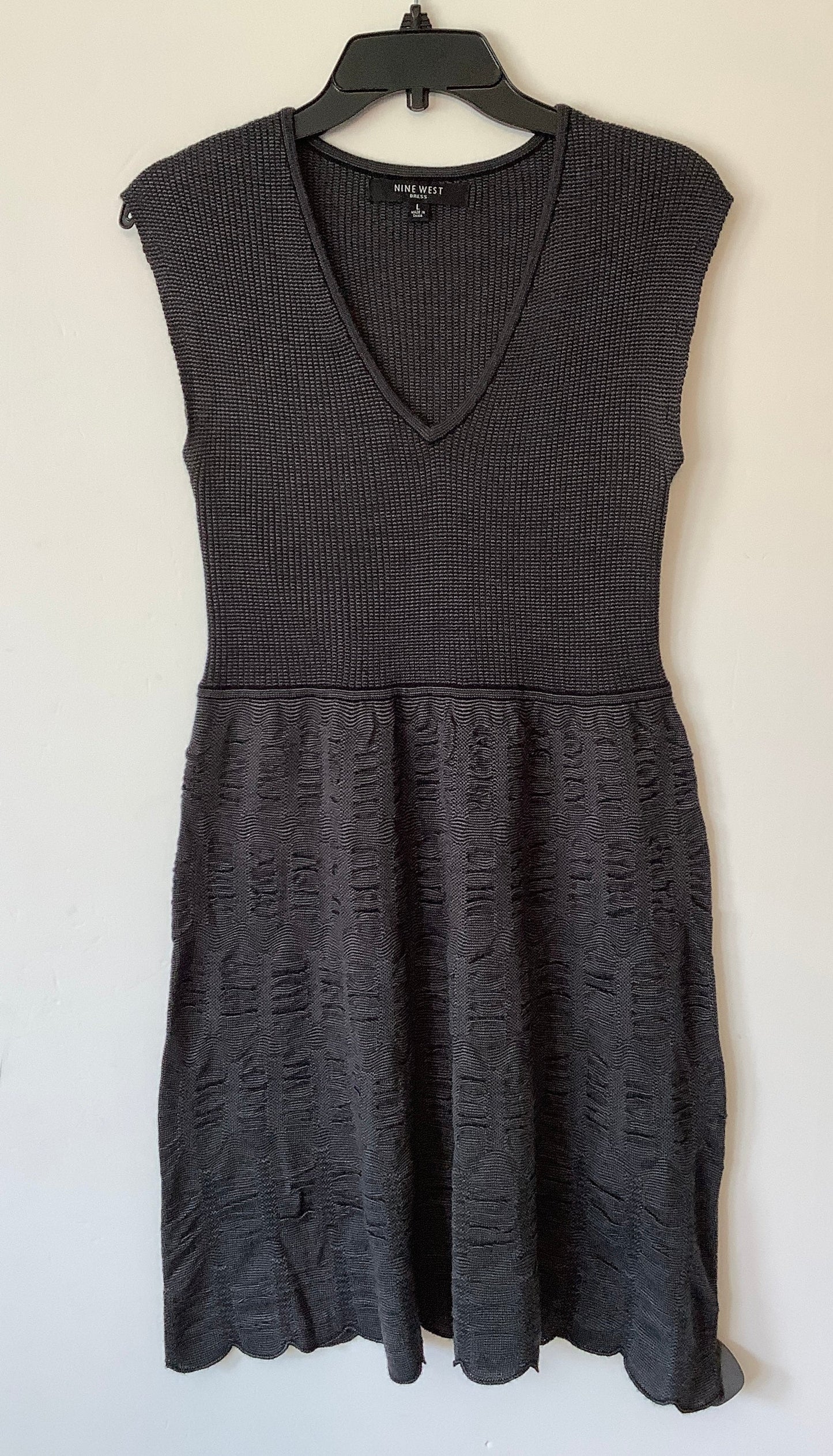 Dress Casual Short By Nine West In Grey, Size: L