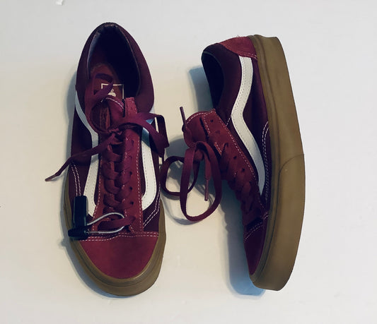 Shoes Sneakers By Vans In Maroon, Size: 10