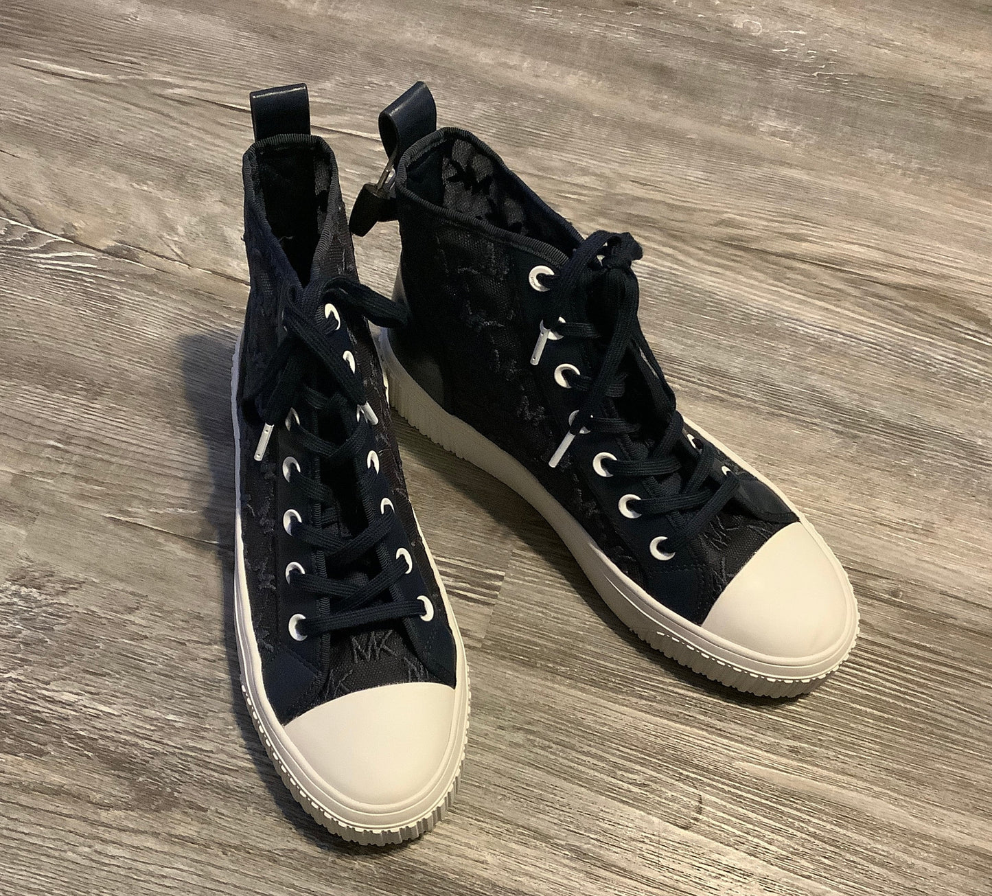Shoes Sneakers By Michael Kors  Size: 9