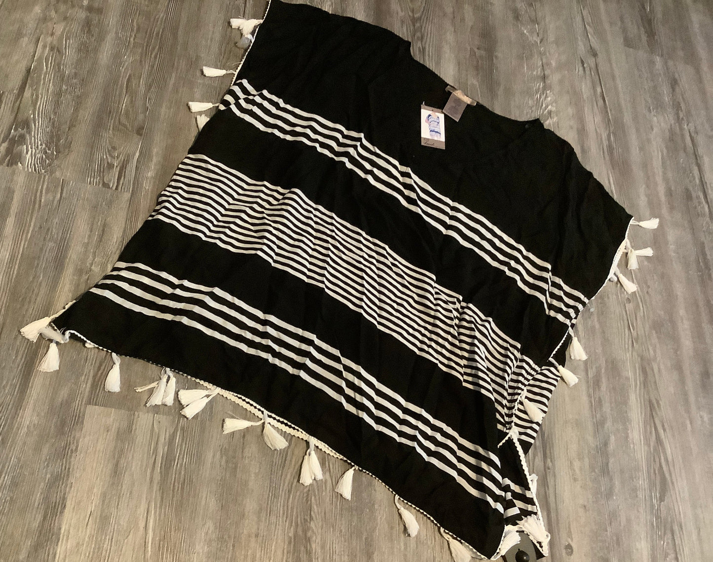 Black & White Kimono Clothes Mentor, Size M