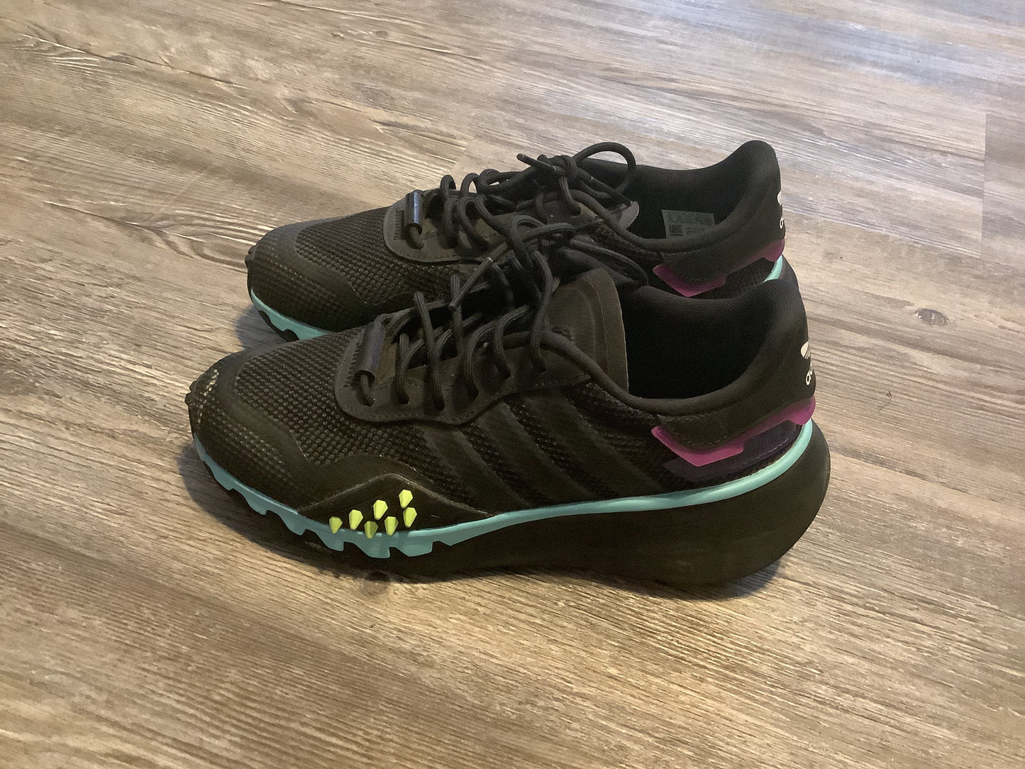 Black Shoes Athletic Adidas, Size 6