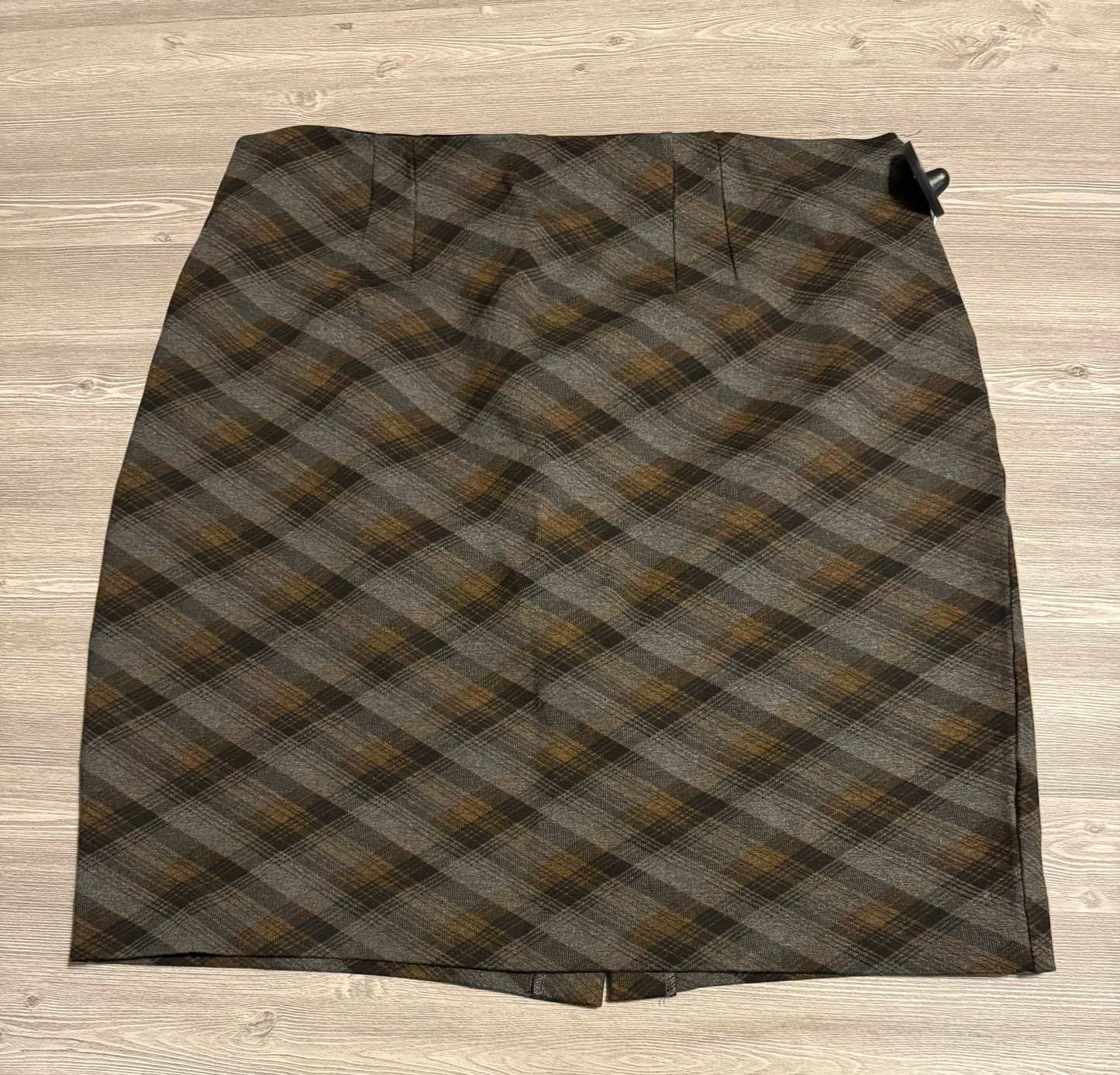 Skirt Mini & Short By Premise  Size: 16