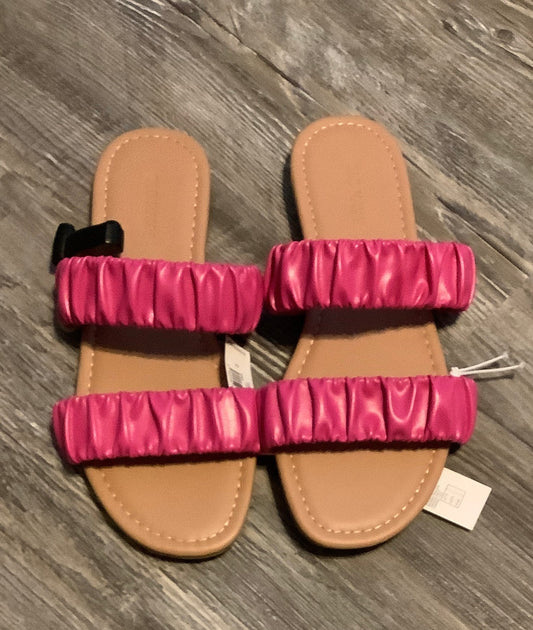 Sandals Flats By Old Navy  Size: 6.5