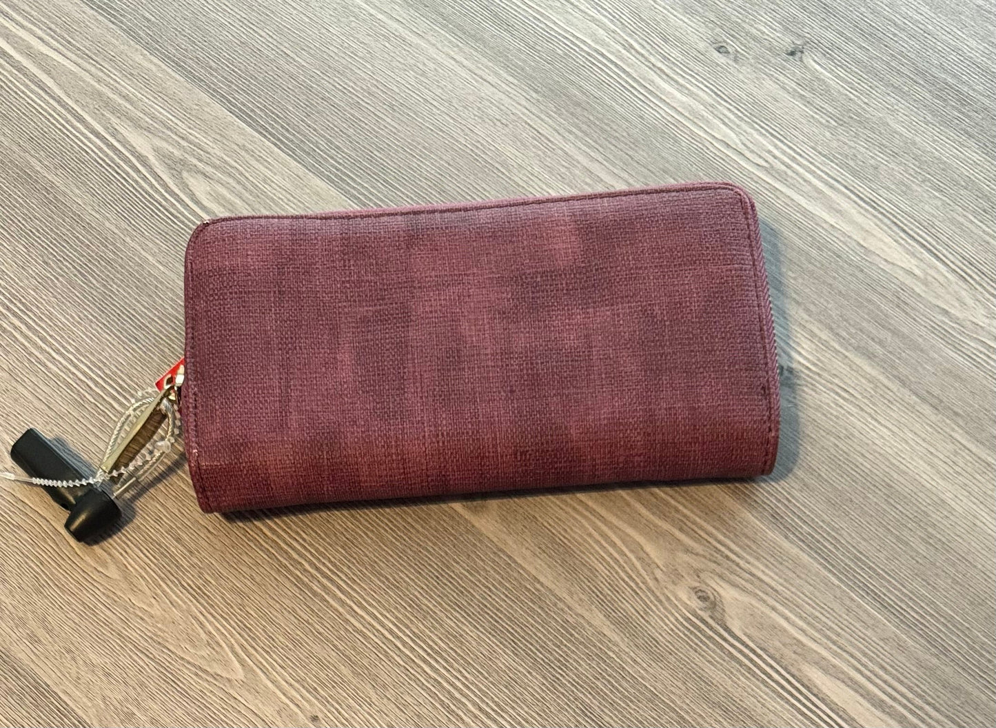 Wallet By Clothes Mentor  Size: Large
