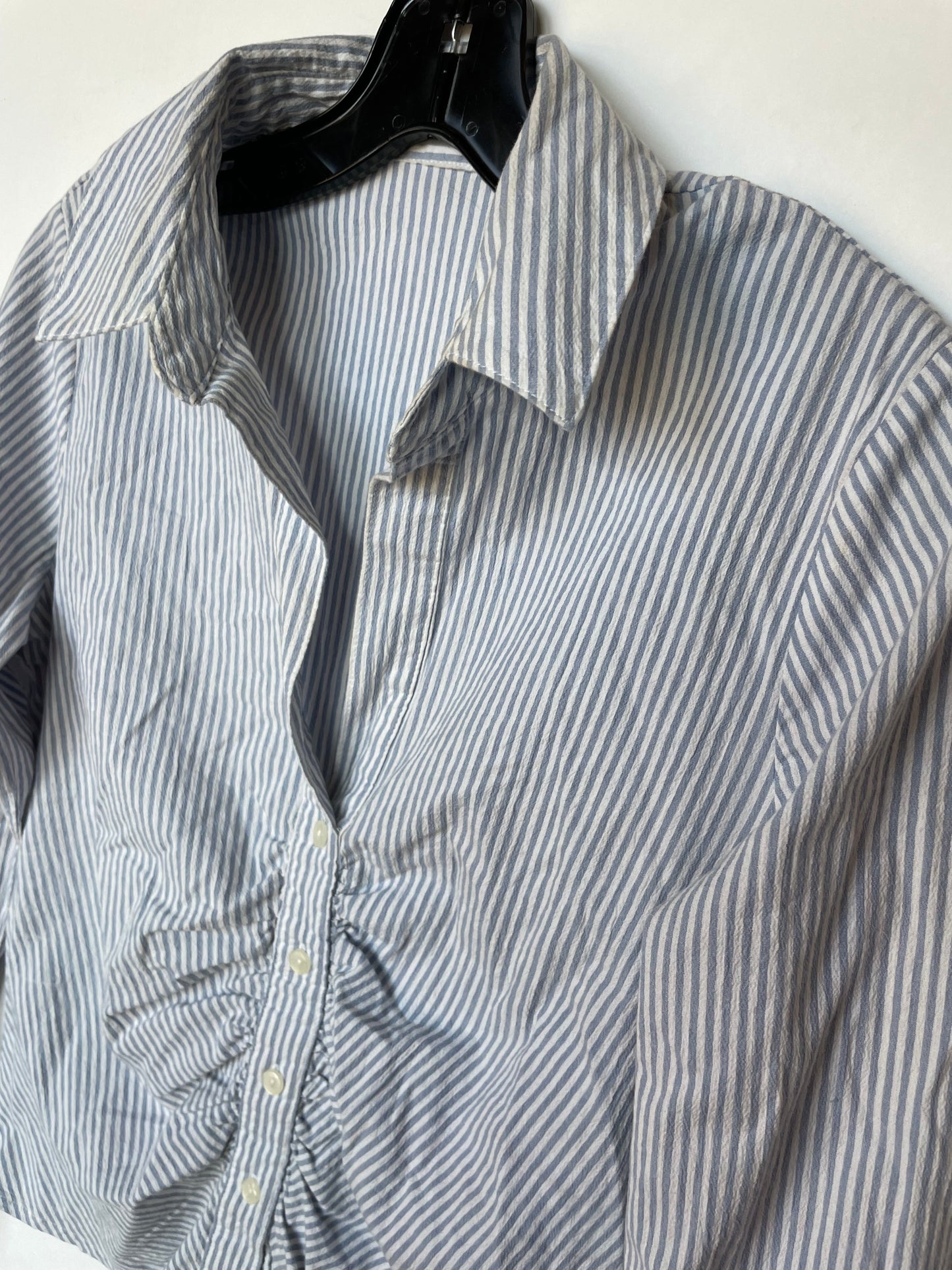 Top Long Sleeve By Abercrombie And Fitch In Striped Pattern, Size: S