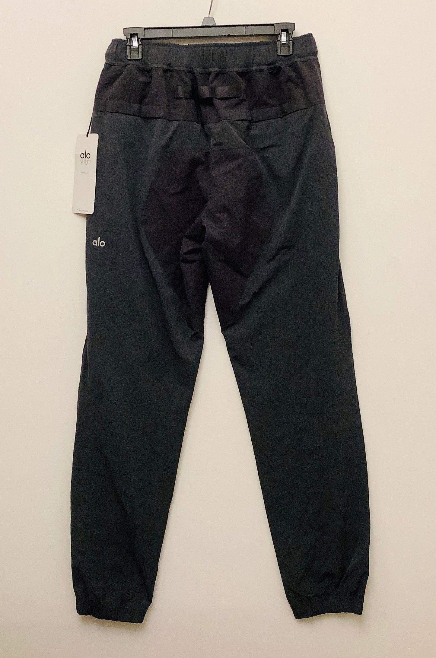 Athletic Pants By Alo In Grey, Size: M