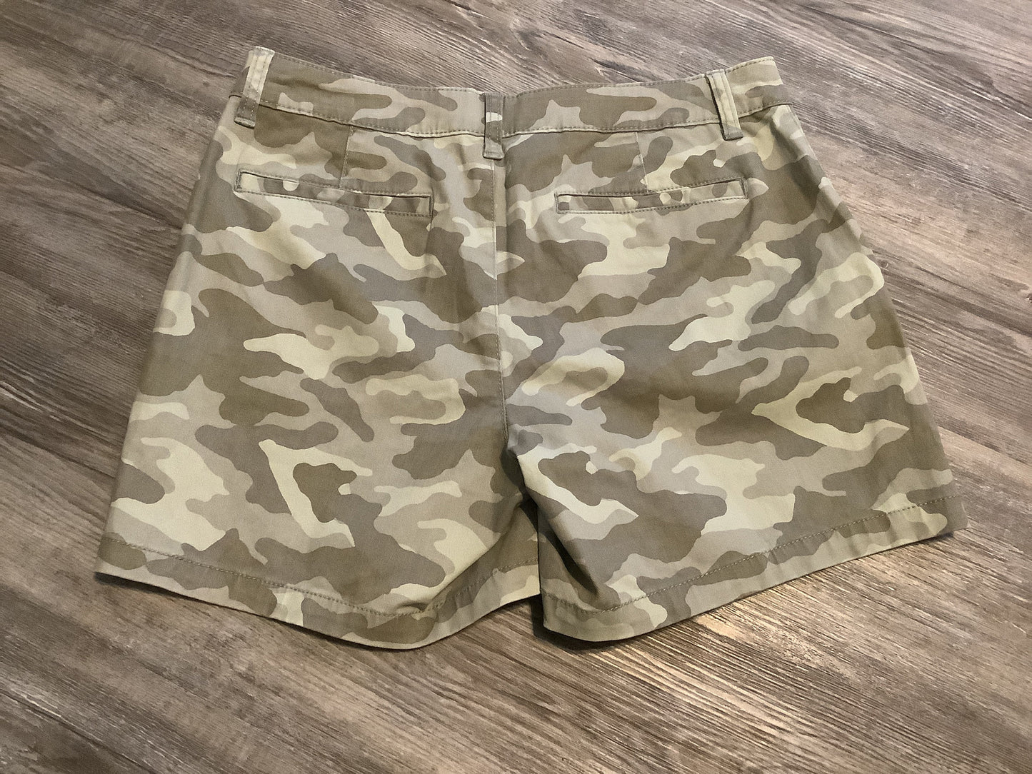 Camouflage Print Shorts Ana, Size 6
